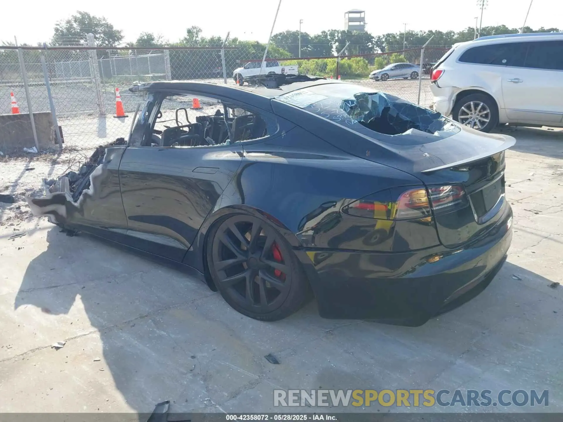 3 Фотография поврежденного автомобиля 5YJSA1E64NF477659 TESLA MODEL S 2022