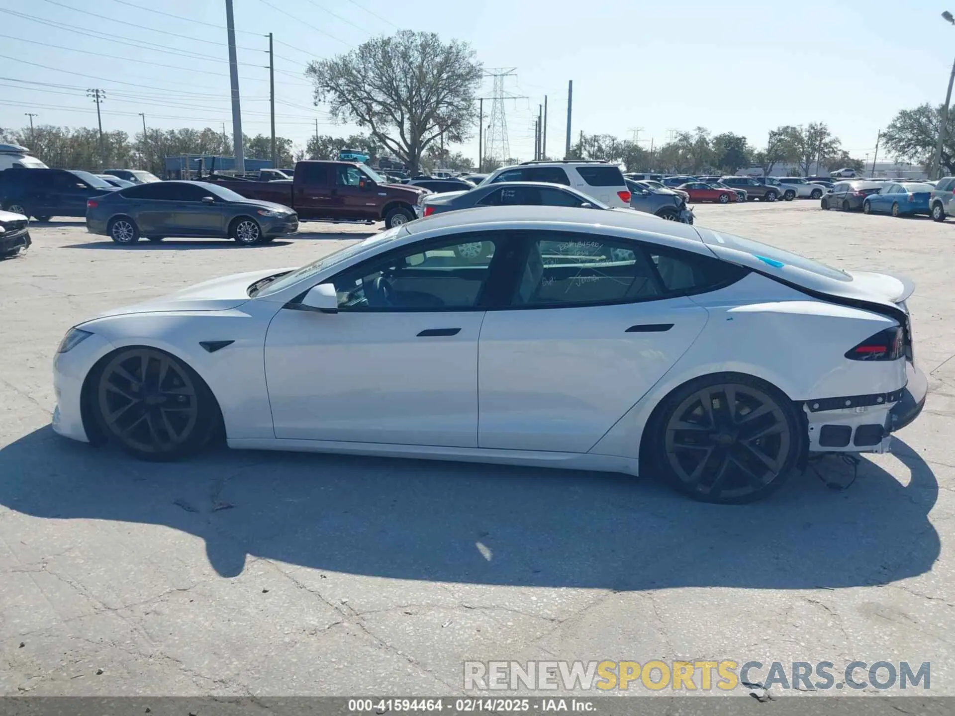 13 Photograph of a damaged car 5YJSA1E64NF484904 TESLA MODEL S 2022
