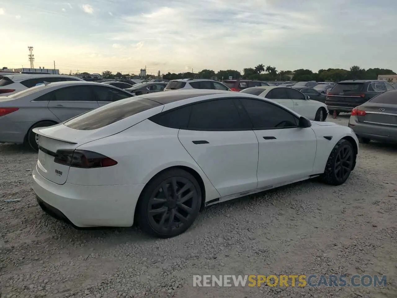3 Photograph of a damaged car 5YJSA1E67NF460953 TESLA MODEL S 2022