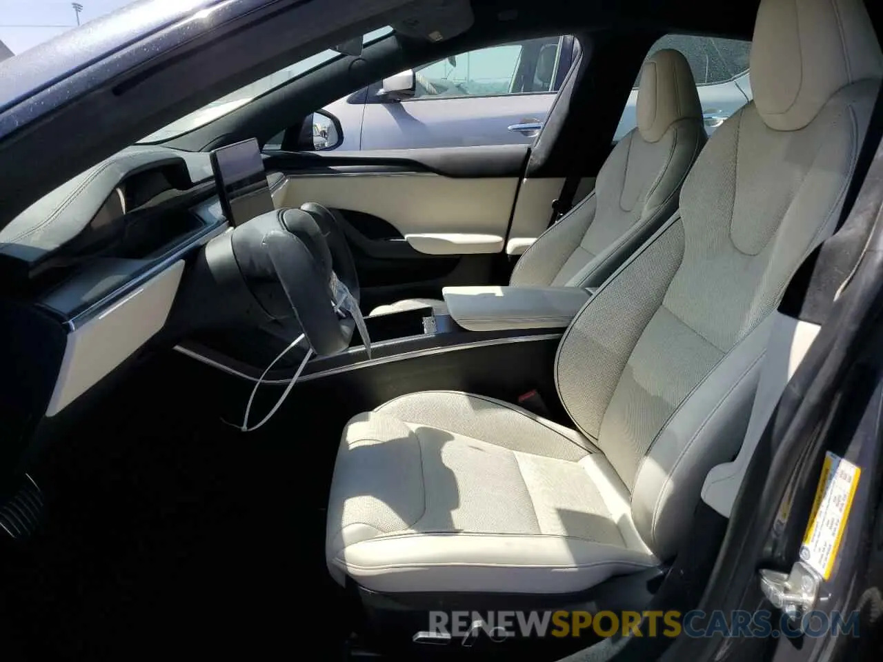 7 Photograph of a damaged car 5YJSA1E68NF486767 TESLA MODEL S 2022