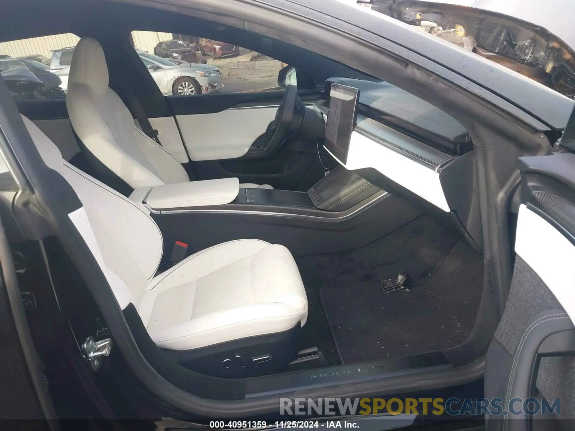 5 Photograph of a damaged car 5YJSA1E6XNF460235 TESLA MODEL S 2022