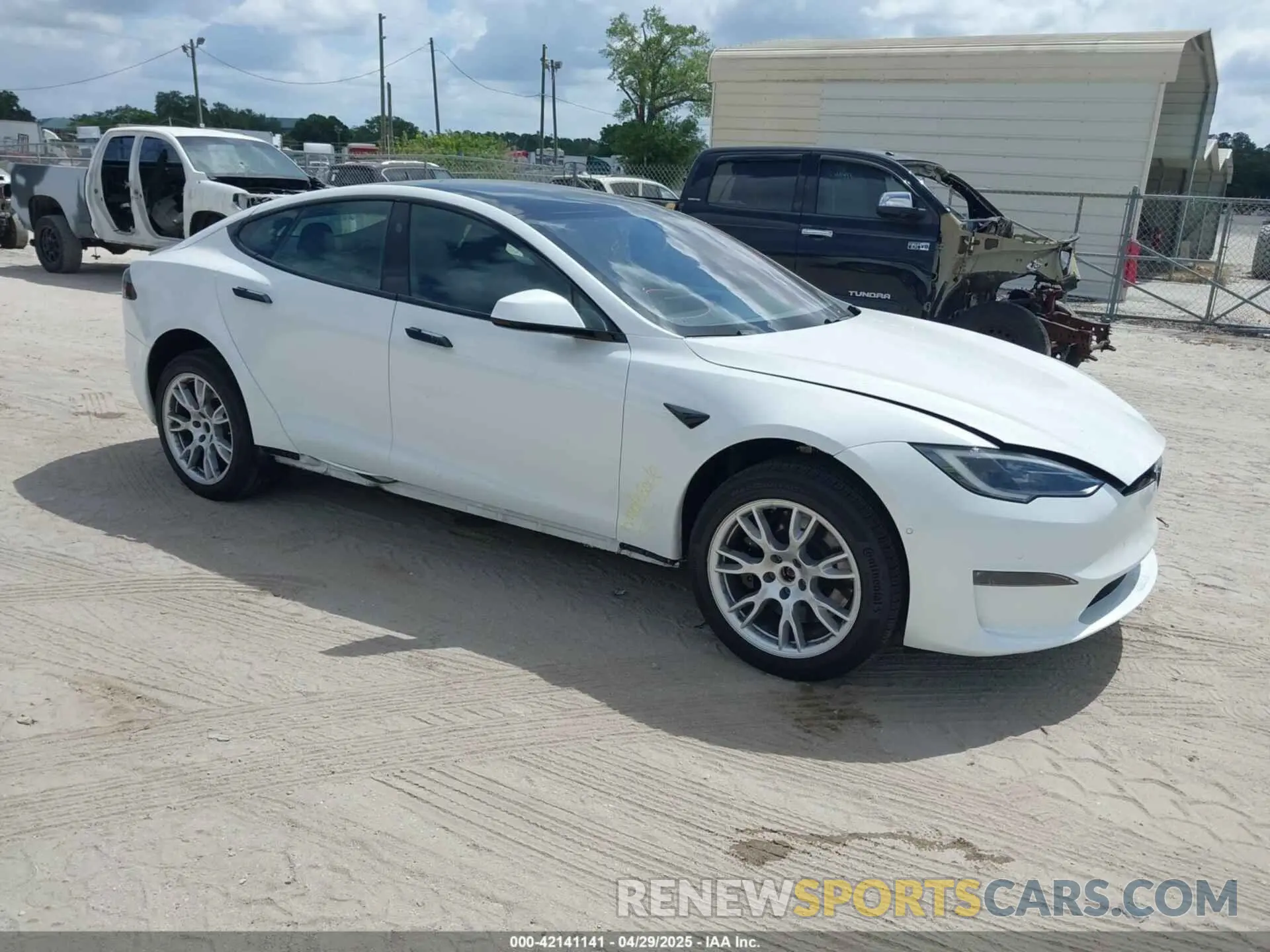 1 Фотография поврежденного автомобиля 5YJSA1E6XNF473888 TESLA MODEL S 2022