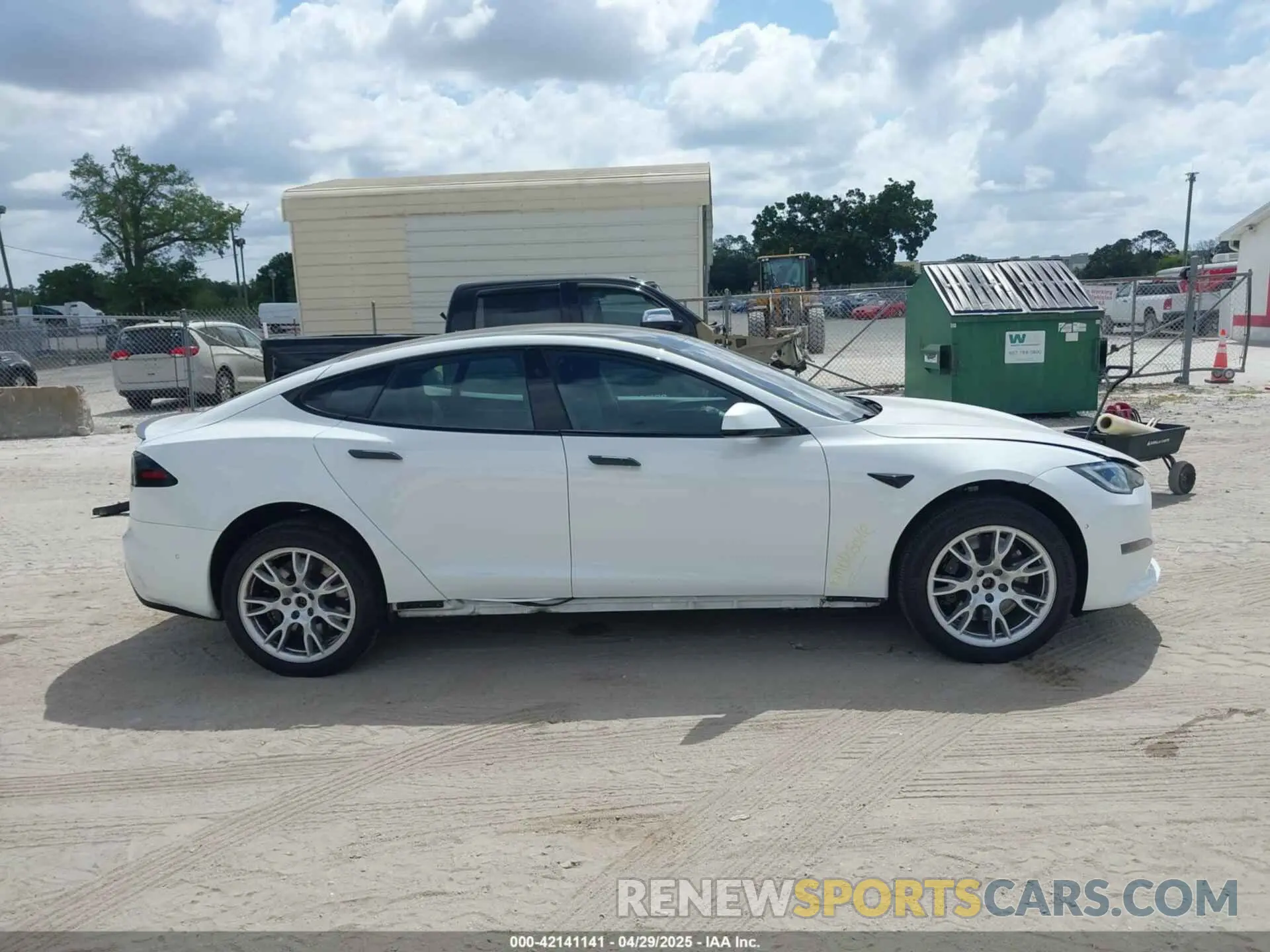 12 Фотография поврежденного автомобиля 5YJSA1E6XNF473888 TESLA MODEL S 2022