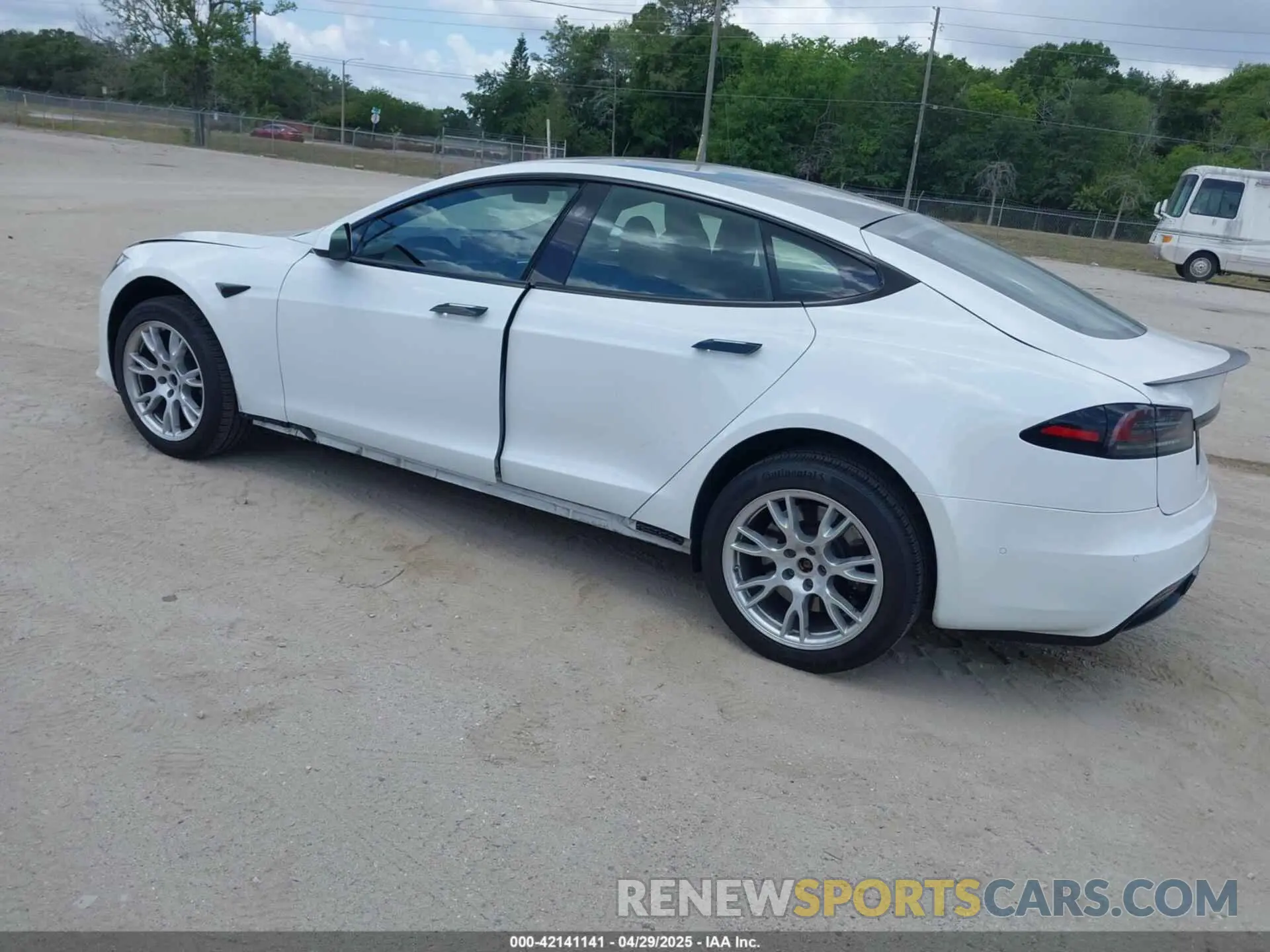 3 Фотография поврежденного автомобиля 5YJSA1E6XNF473888 TESLA MODEL S 2022