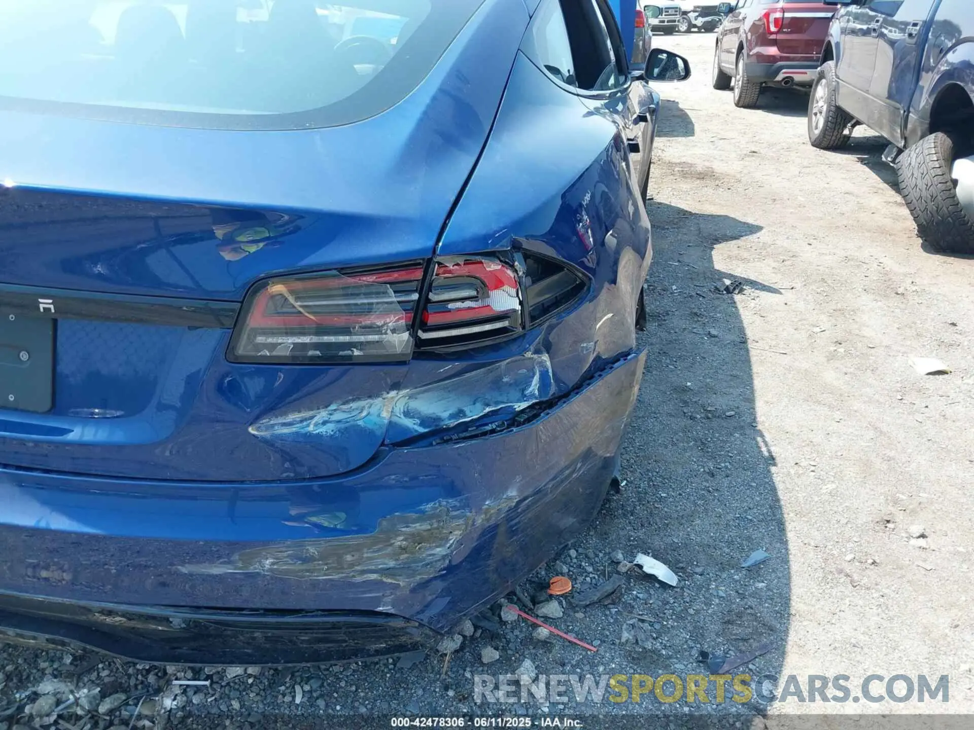 6 Фотография поврежденного автомобиля 5YJSA1E51PF530604 TESLA MODEL S 2023