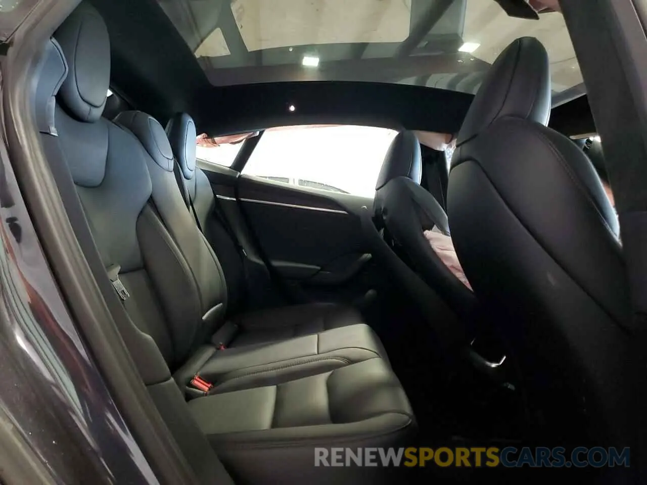 10 Photograph of a damaged car 5YJSA1E52PF527601 TESLA MODEL S 2023