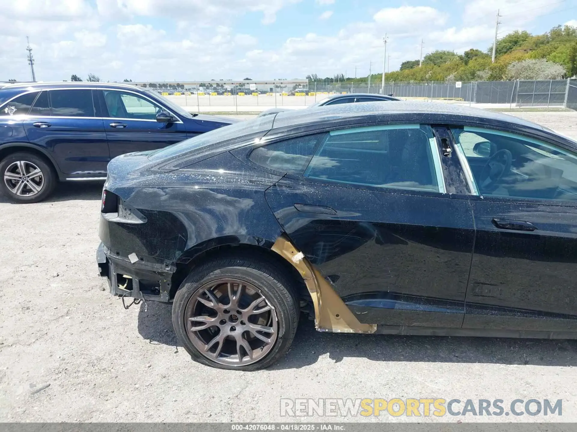 6 Фотография поврежденного автомобиля 5YJSA1E52PF531227 TESLA MODEL S 2023