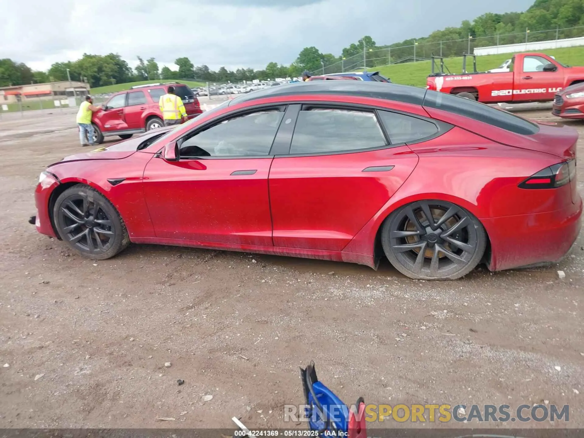 13 Фотография поврежденного автомобиля 5YJSA1E53PF516848 TESLA MODEL S 2023