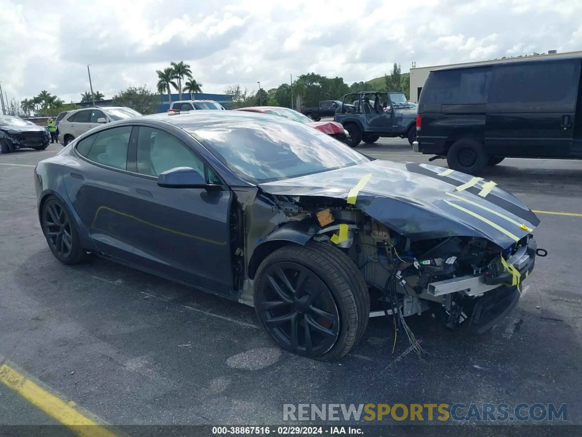 1 Photograph of a damaged car 5YJSA1E54PF521783 TESLA MODEL S 2023