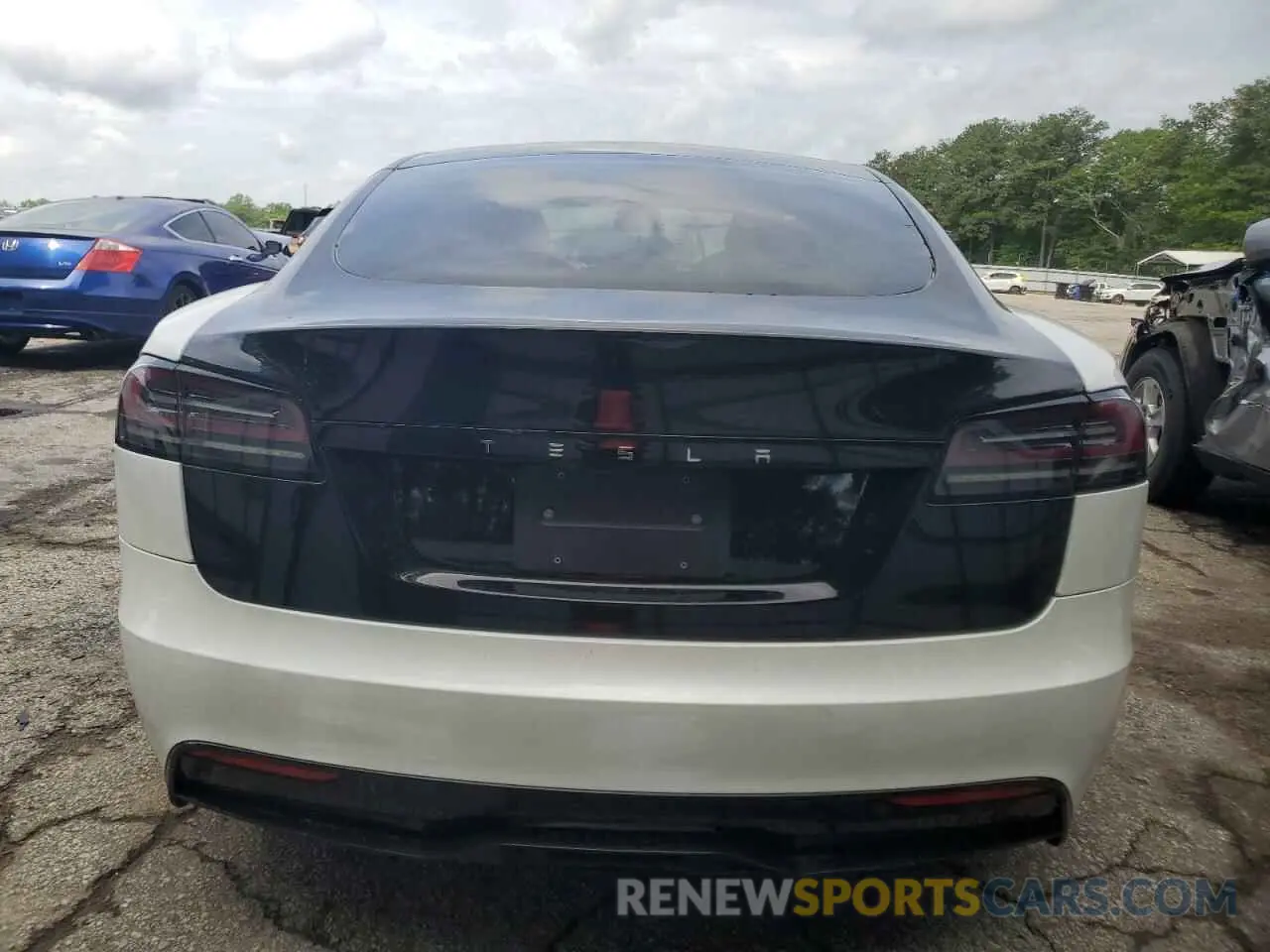 6 Photograph of a damaged car 5YJSA1E54PF527115 TESLA MODEL S 2023