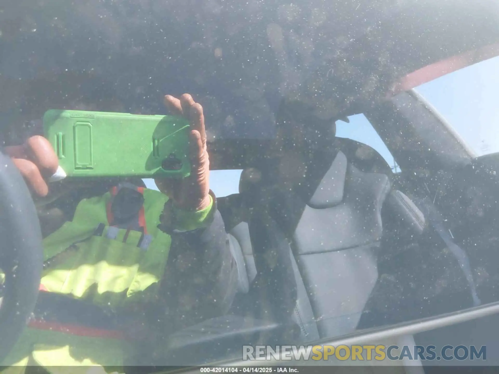 15 Photograph of a damaged car 5YJSA1E54PF531021 TESLA MODEL S 2023