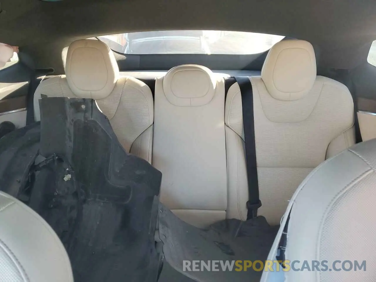 10 Photograph of a damaged car 5YJSA1E55PF500926 TESLA MODEL S 2023