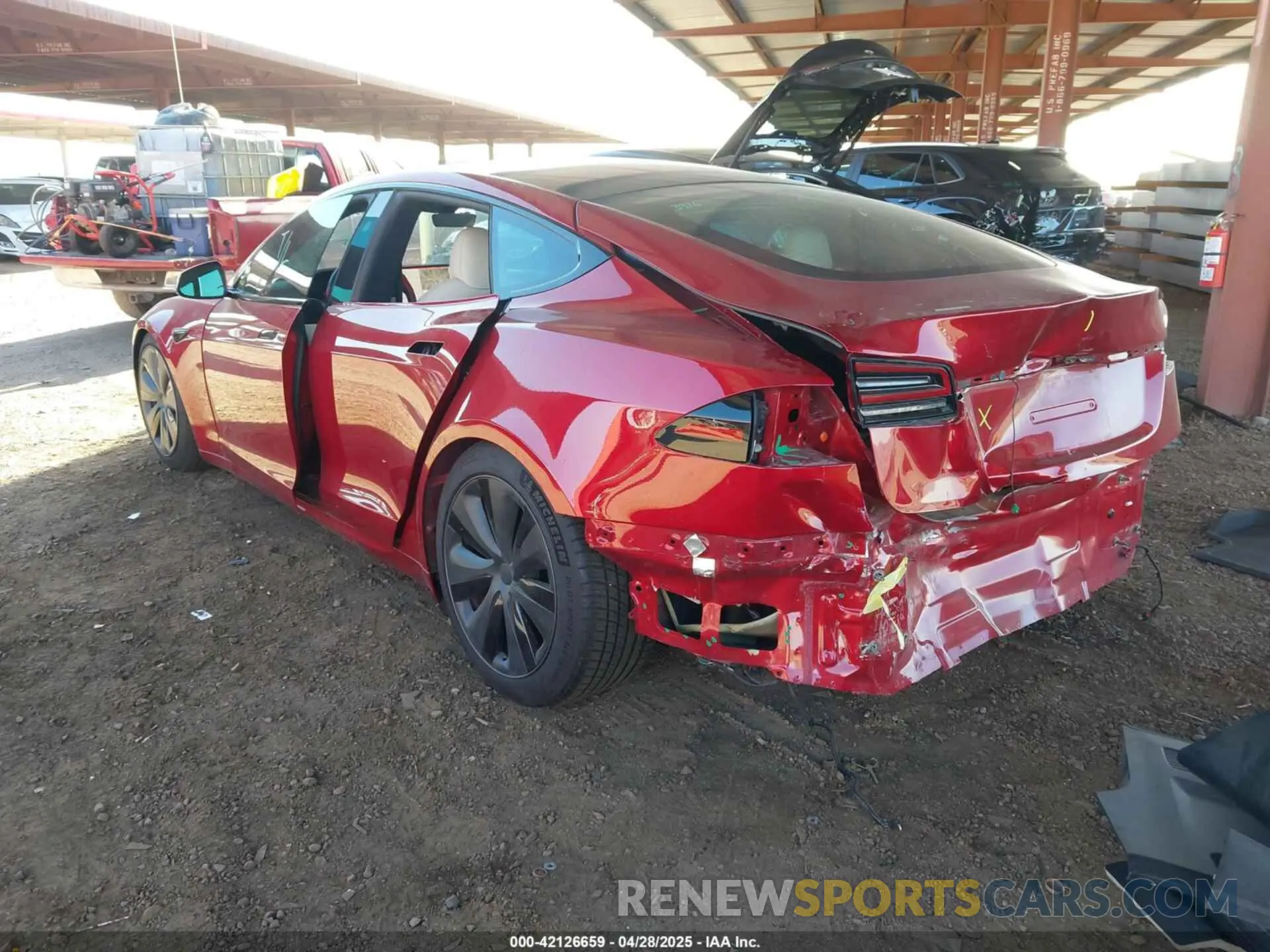 3 Фотография поврежденного автомобиля 5YJSA1E55PF513708 TESLA MODEL S 2023
