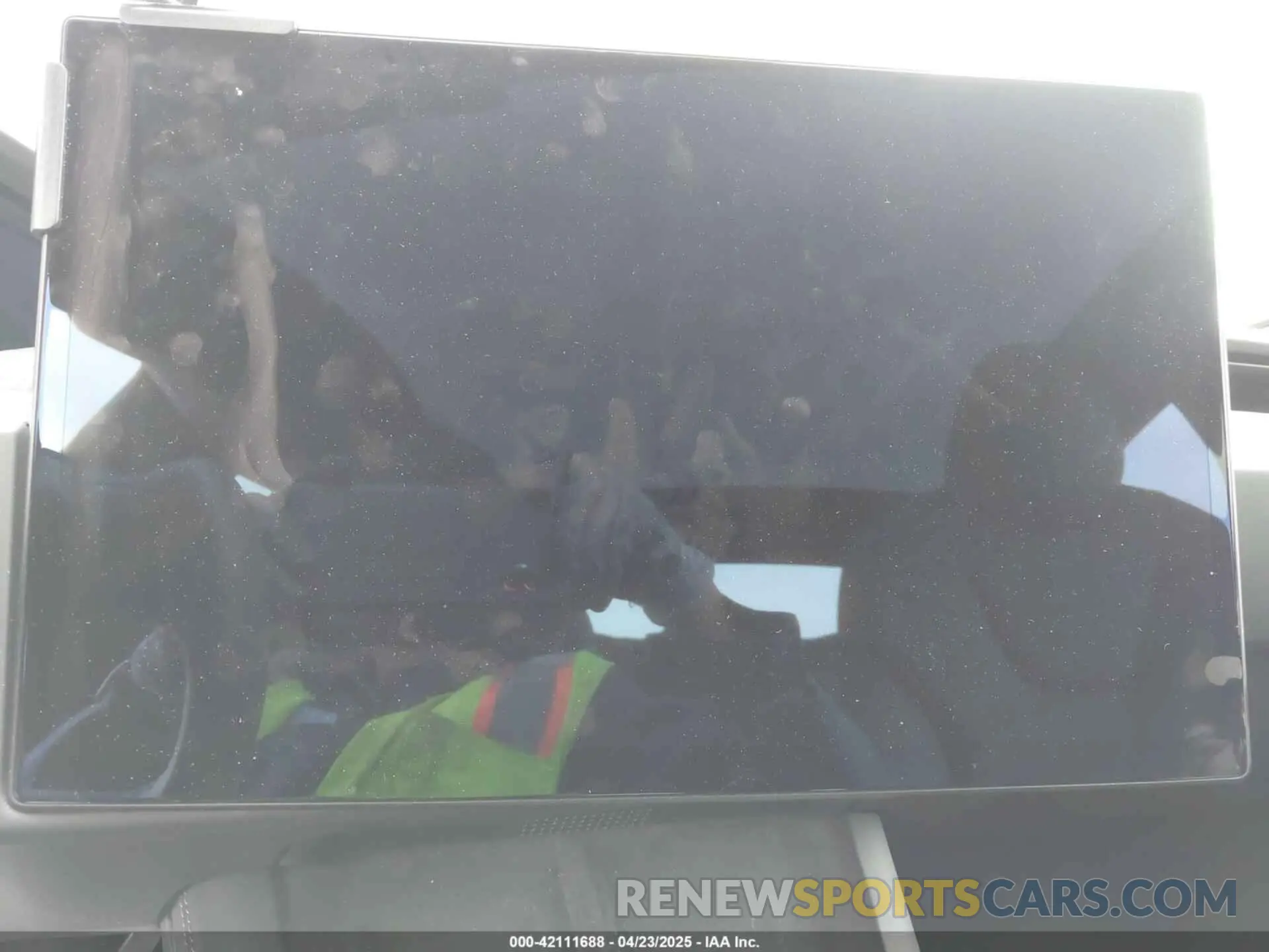 17 Photograph of a damaged car 5YJSA1E55PF517922 TESLA MODEL S 2023