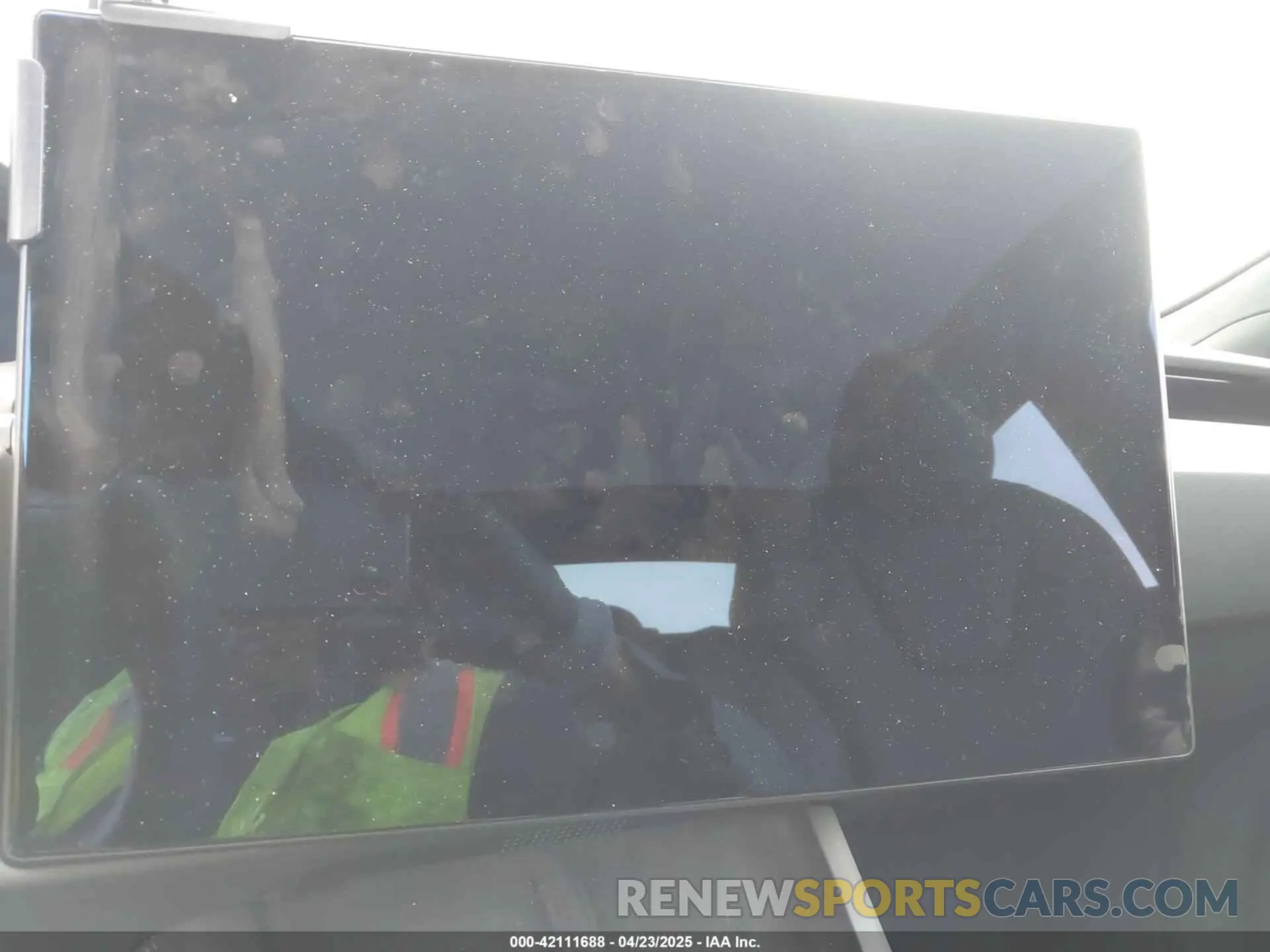 7 Photograph of a damaged car 5YJSA1E55PF517922 TESLA MODEL S 2023