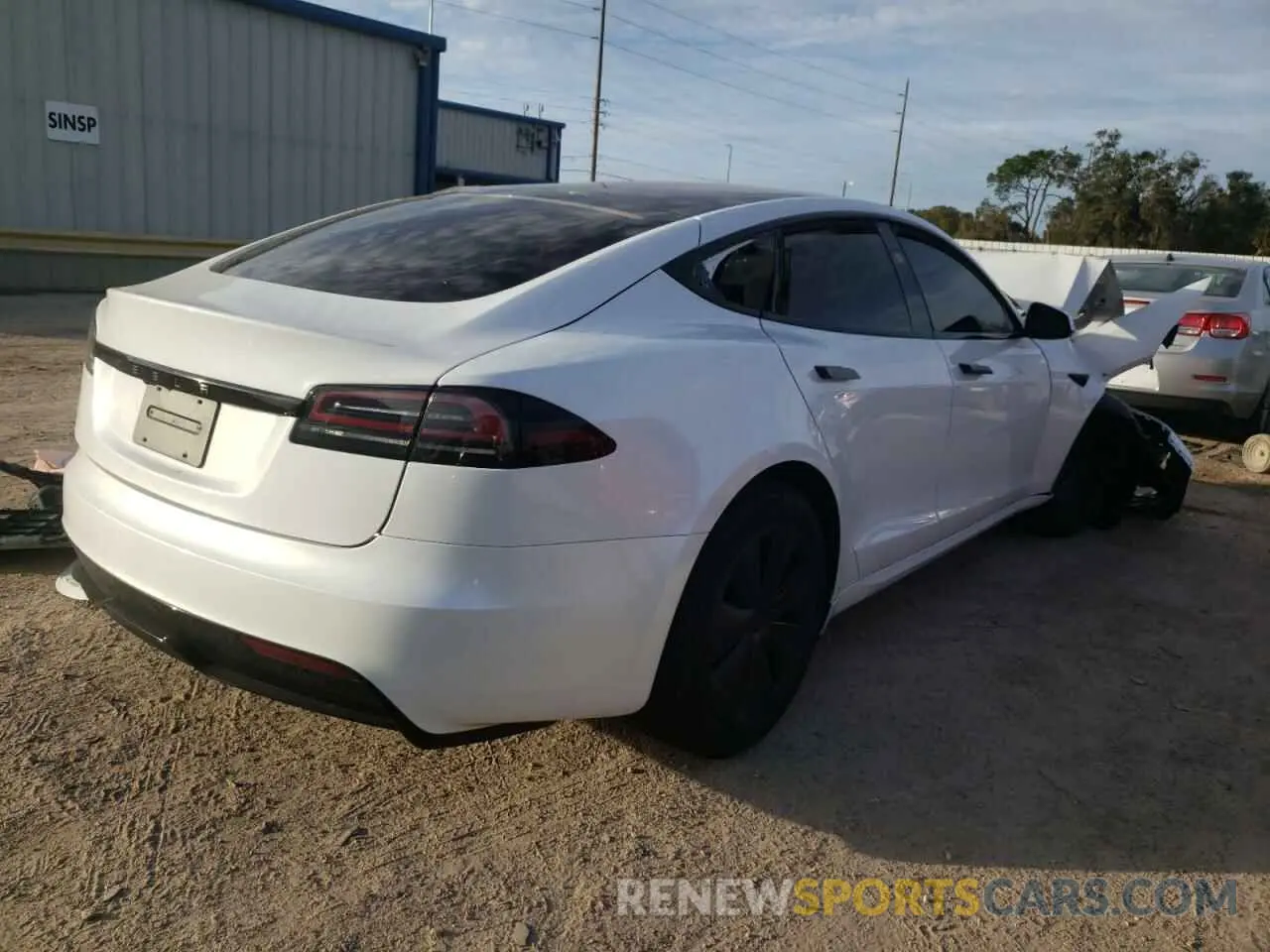 3 Фотография поврежденного автомобиля 5YJSA1E55PF518858 TESLA MODEL S 2023