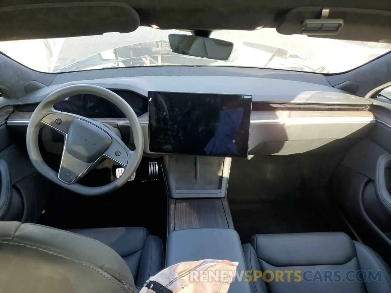 8 Photograph of a damaged car 5YJSA1E55PF522232 TESLA MODEL S 2023