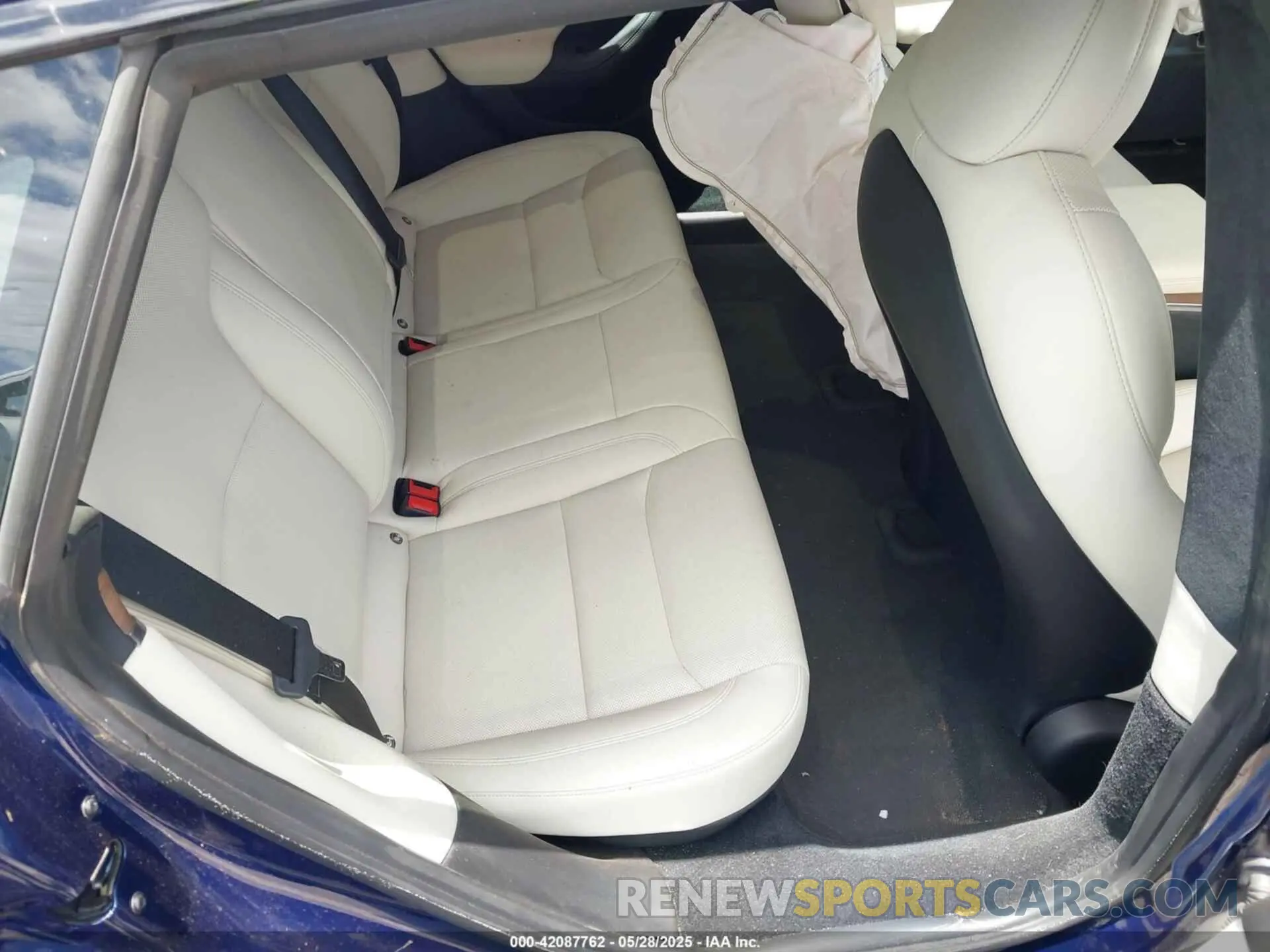 7 Photograph of a damaged car 5YJSA1E56PF500871 TESLA MODEL S 2023