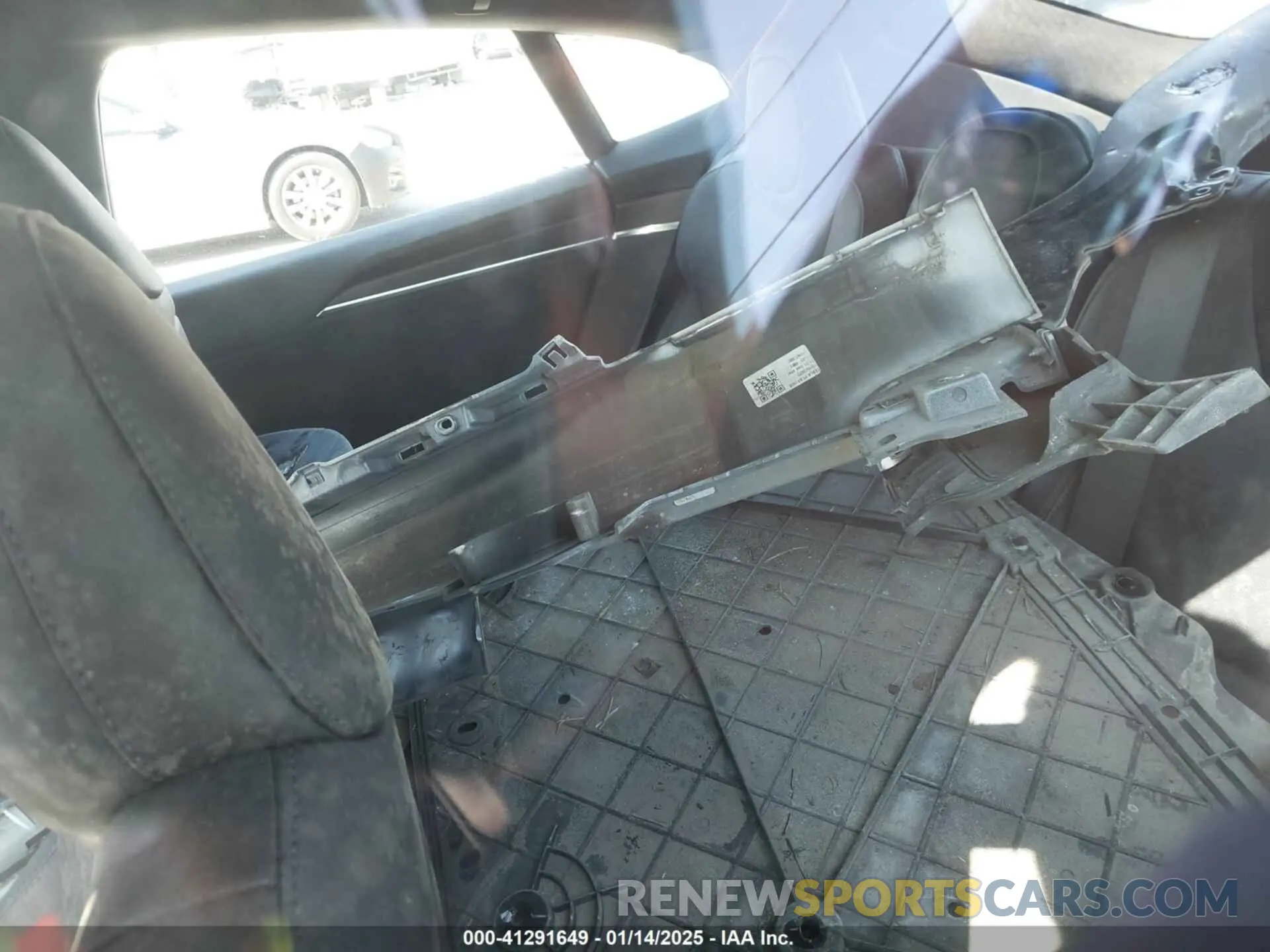 8 Photograph of a damaged car 5YJSA1E56PF501616 TESLA MODEL S 2023