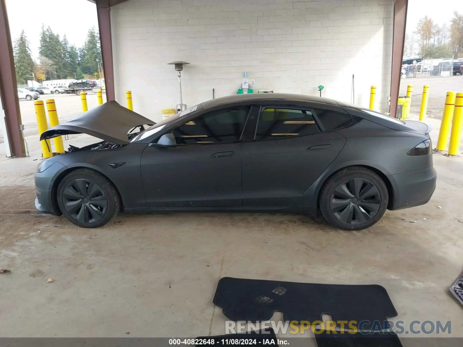 15 Photograph of a damaged car 5YJSA1E56PF530498 TESLA MODEL S 2023