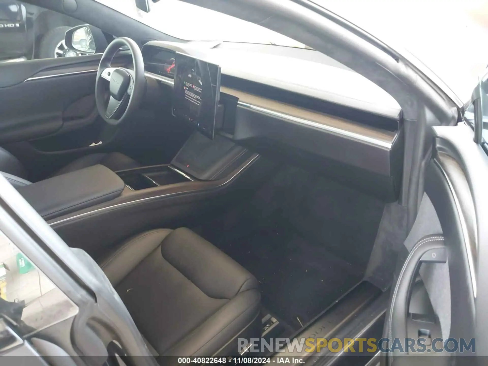 5 Photograph of a damaged car 5YJSA1E56PF530498 TESLA MODEL S 2023
