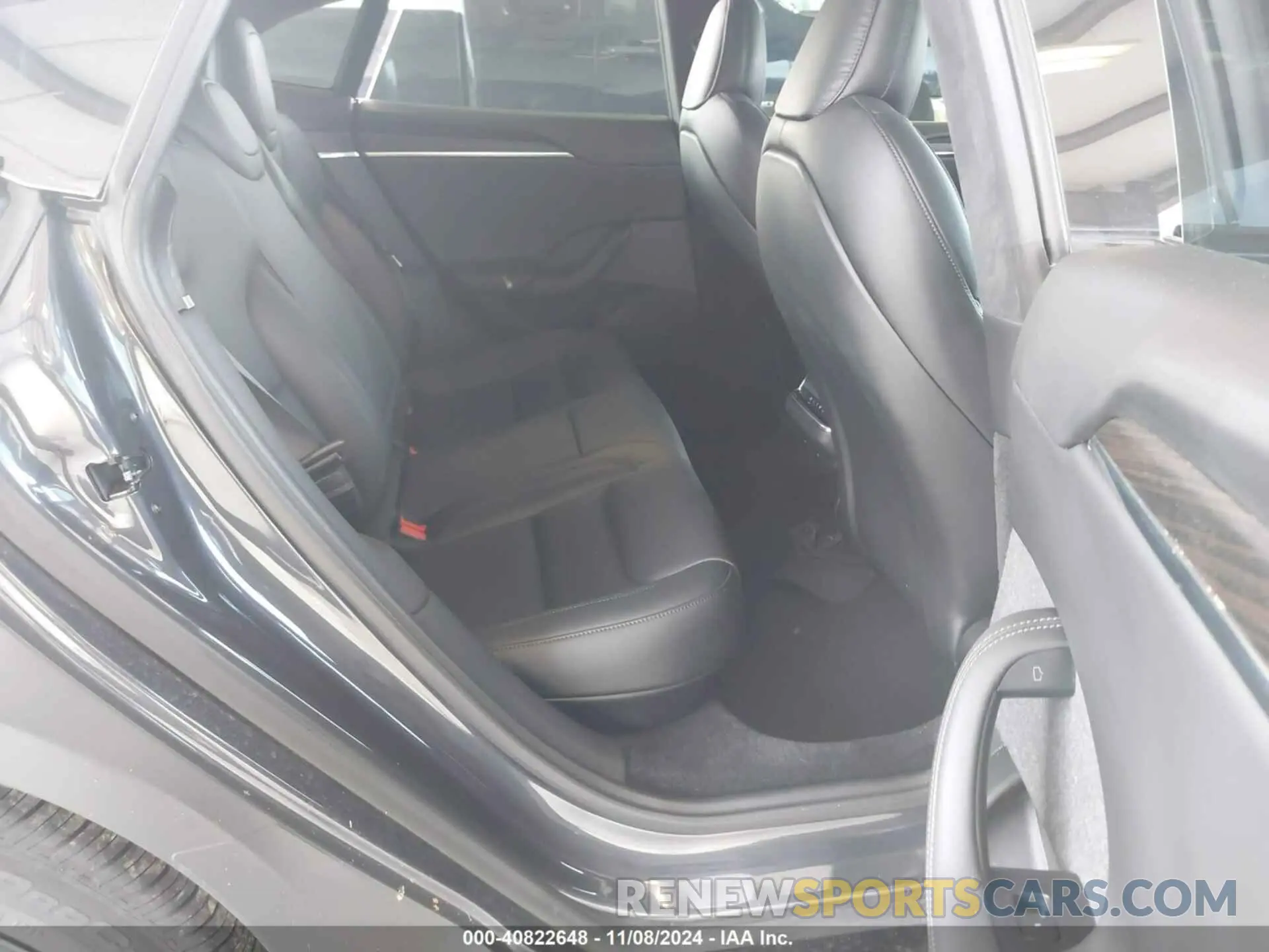 8 Photograph of a damaged car 5YJSA1E56PF530498 TESLA MODEL S 2023