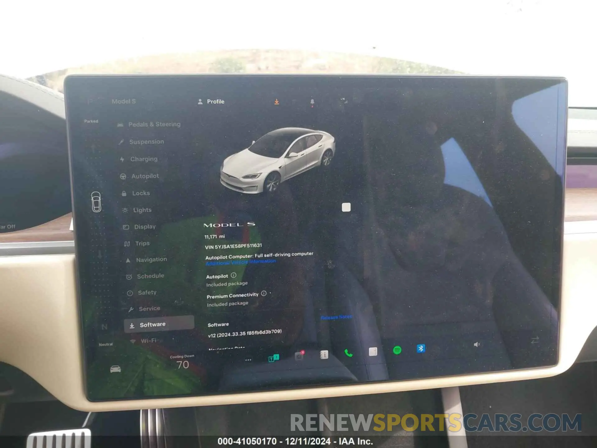 19 Photograph of a damaged car 5YJSA1E58PF511631 TESLA MODEL S 2023