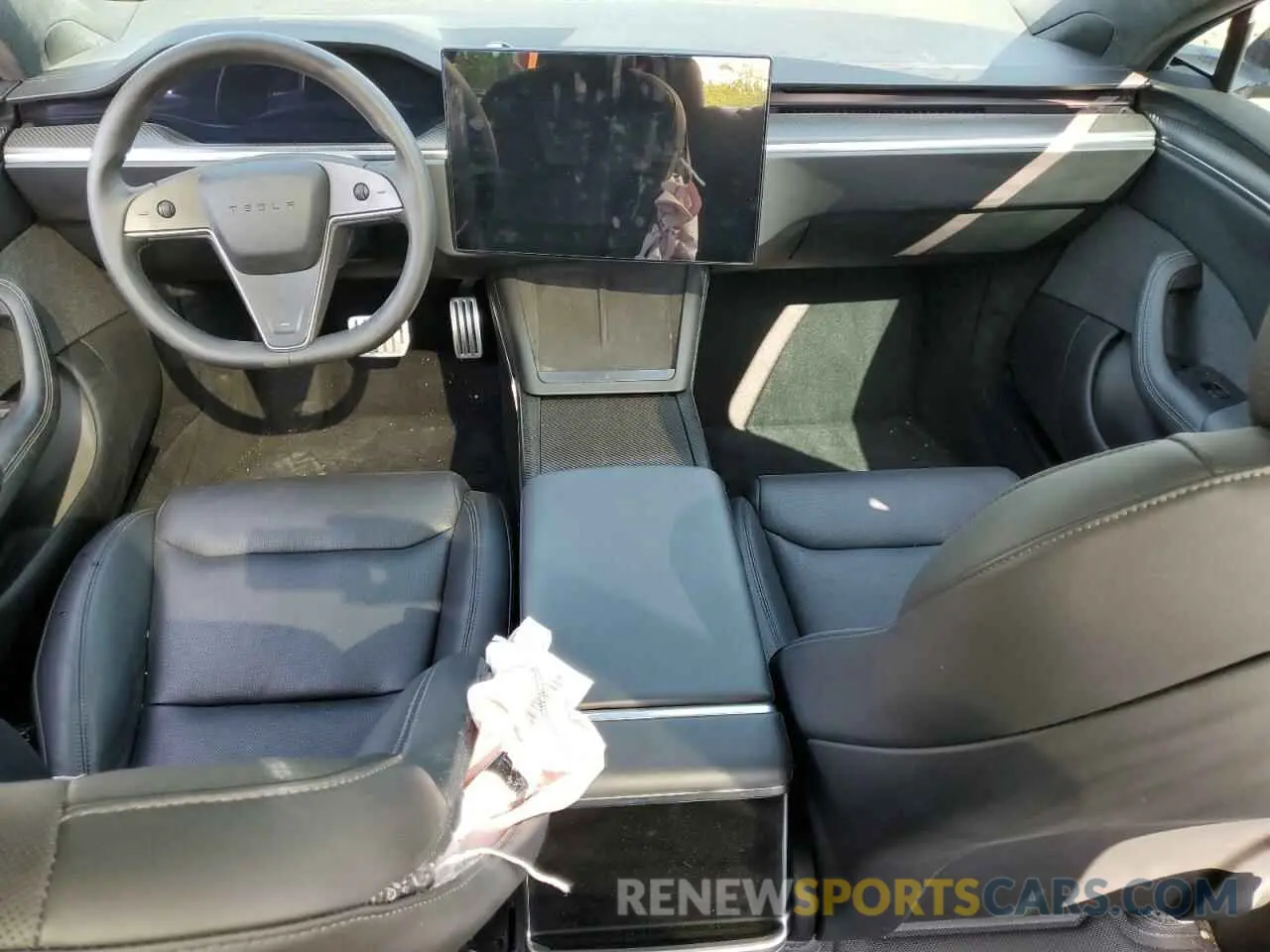 8 Photograph of a damaged car 5YJSA1E58PF526873 TESLA MODEL S 2023