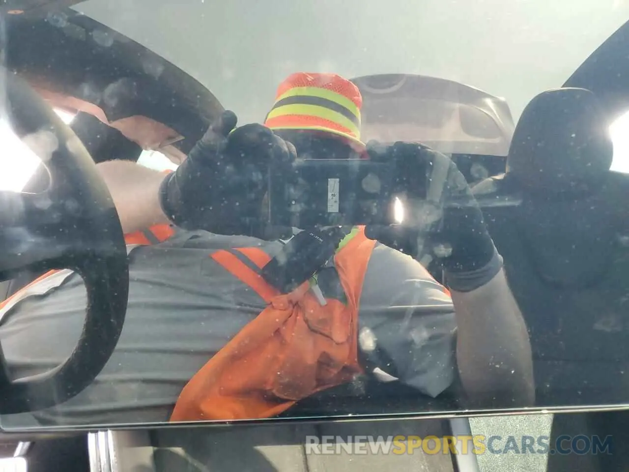 9 Photograph of a damaged car 5YJSA1E58PF526873 TESLA MODEL S 2023