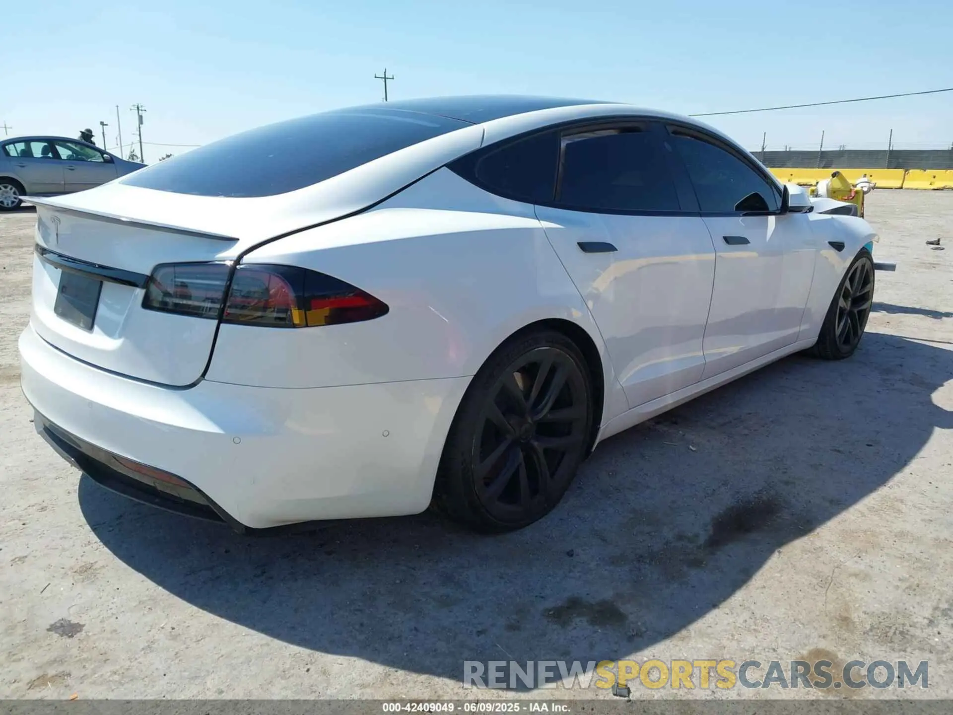 4 Фотография поврежденного автомобиля 5YJSA1E59PF500816 TESLA MODEL S 2023