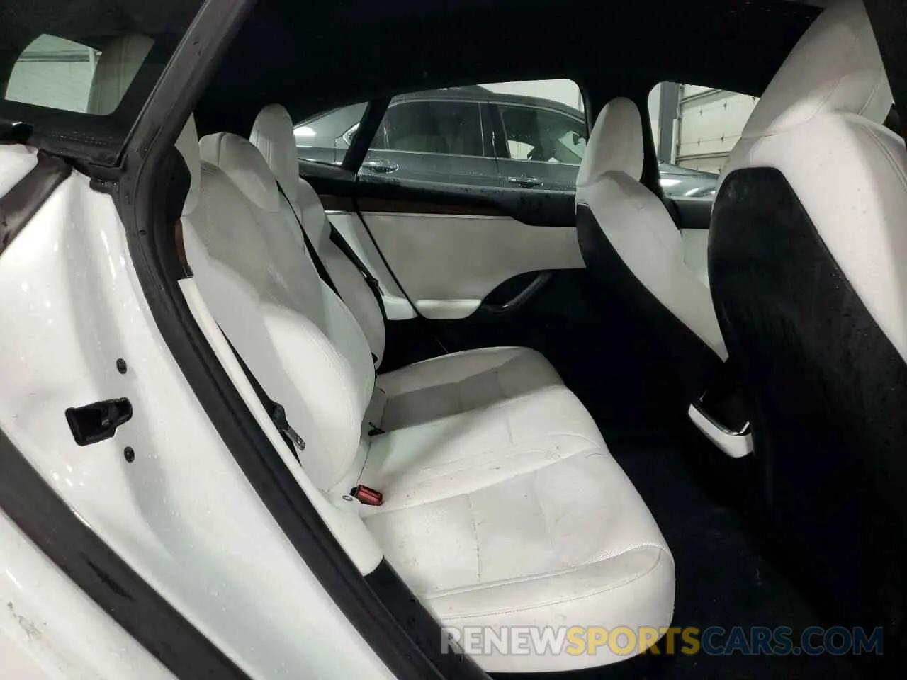 10 Photograph of a damaged car 5YJSA1E5XPF500758 TESLA MODEL S 2023