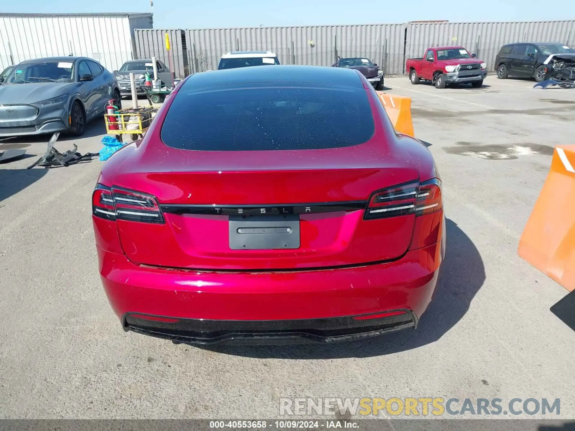 17 Photograph of a damaged car 5YJSA1E5XPF522145 TESLA MODEL S 2023