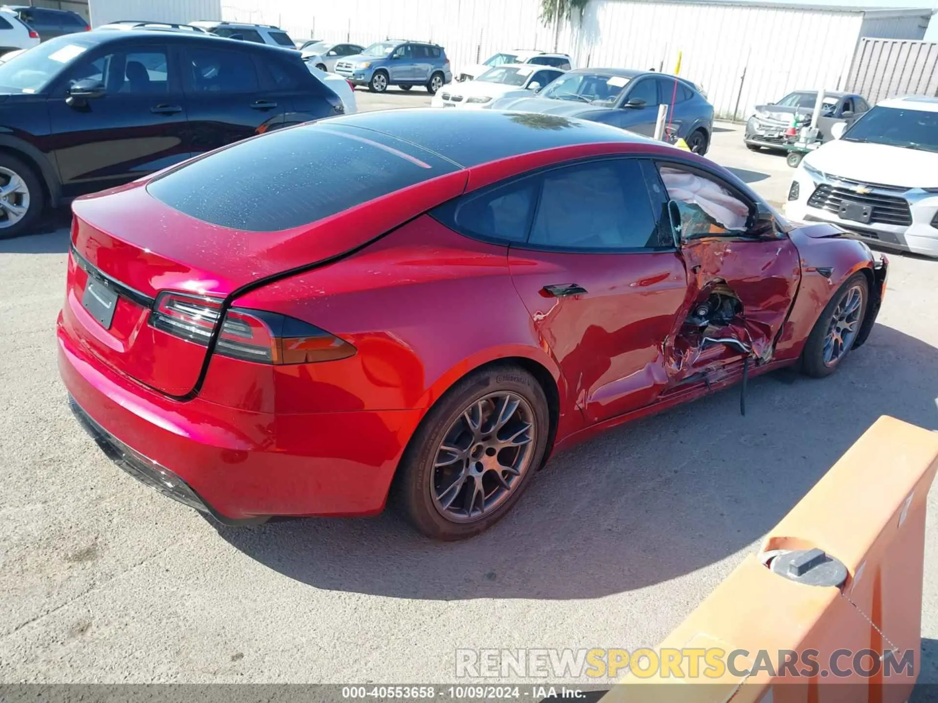 4 Photograph of a damaged car 5YJSA1E5XPF522145 TESLA MODEL S 2023