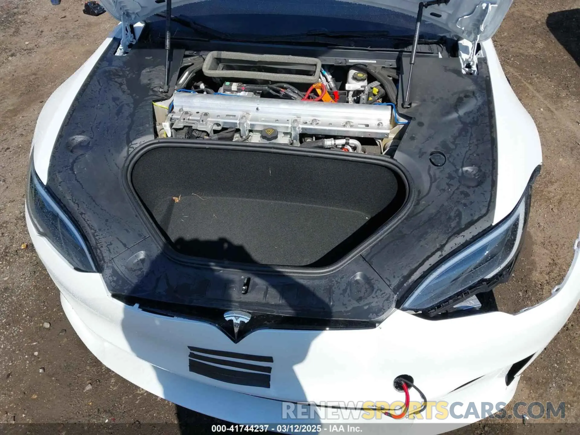 10 Photograph of a damaged car 5YJSA1E60PF518405 TESLA MODEL S 2023