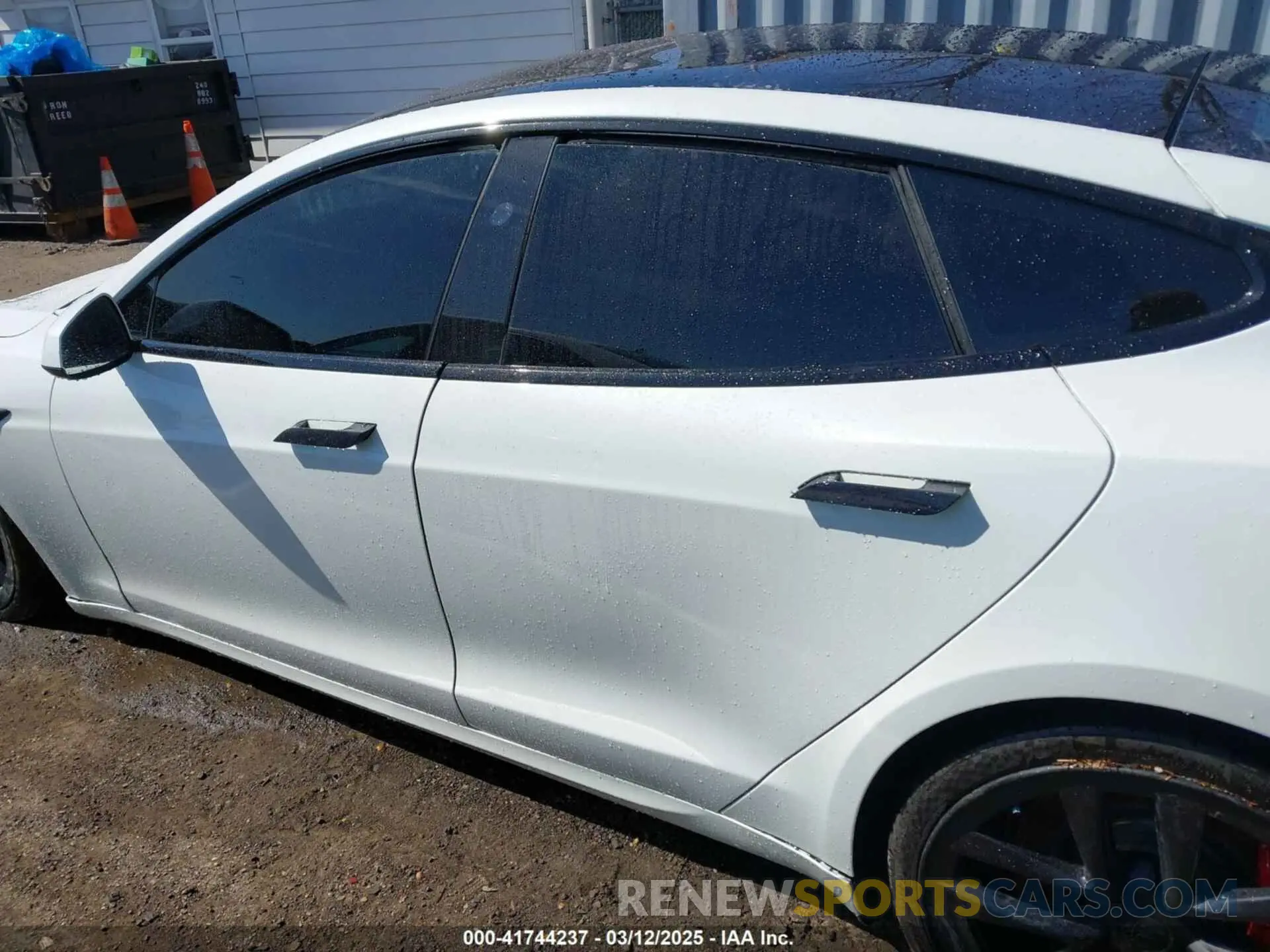 15 Photograph of a damaged car 5YJSA1E60PF518405 TESLA MODEL S 2023