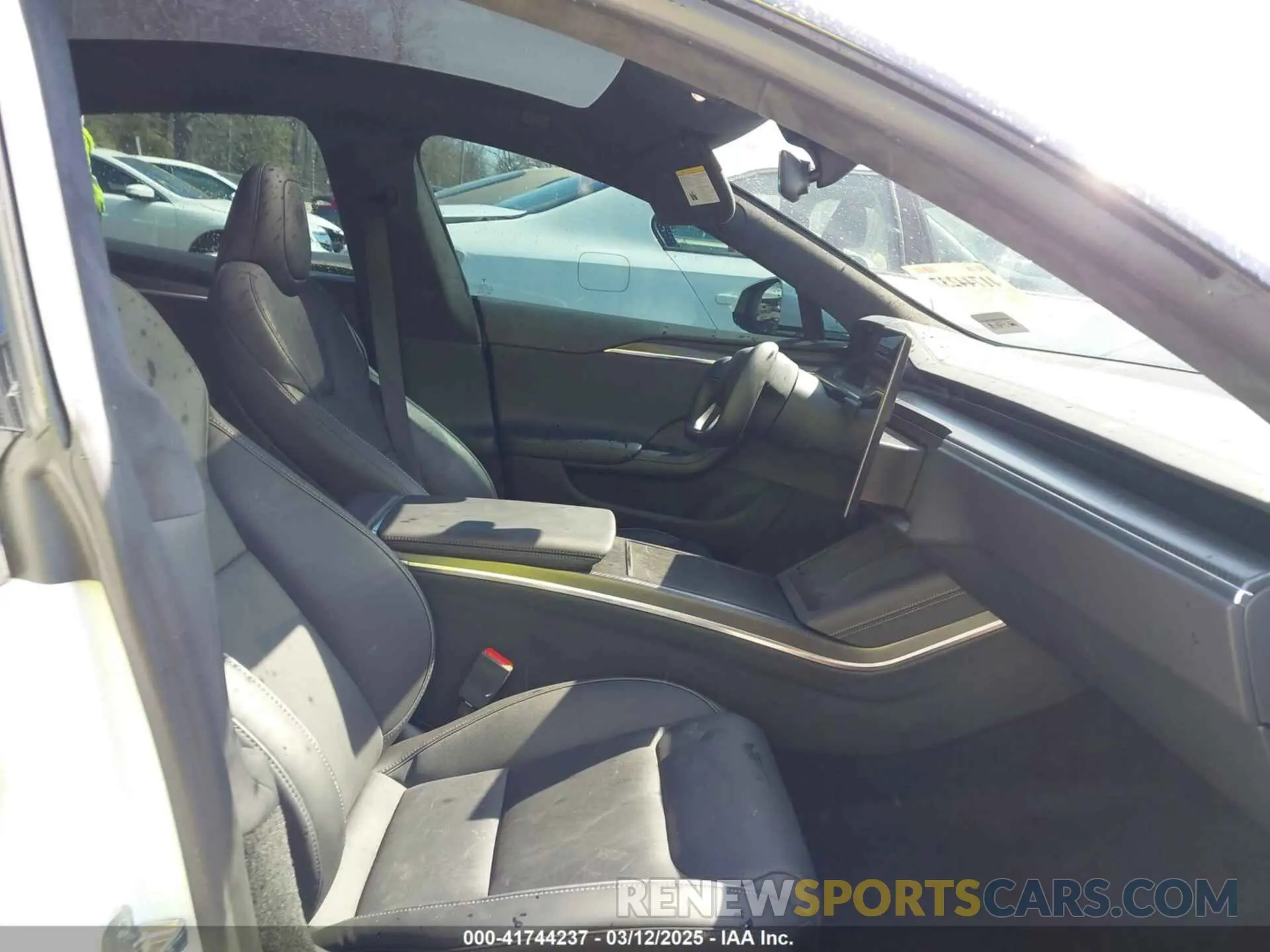5 Photograph of a damaged car 5YJSA1E60PF518405 TESLA MODEL S 2023