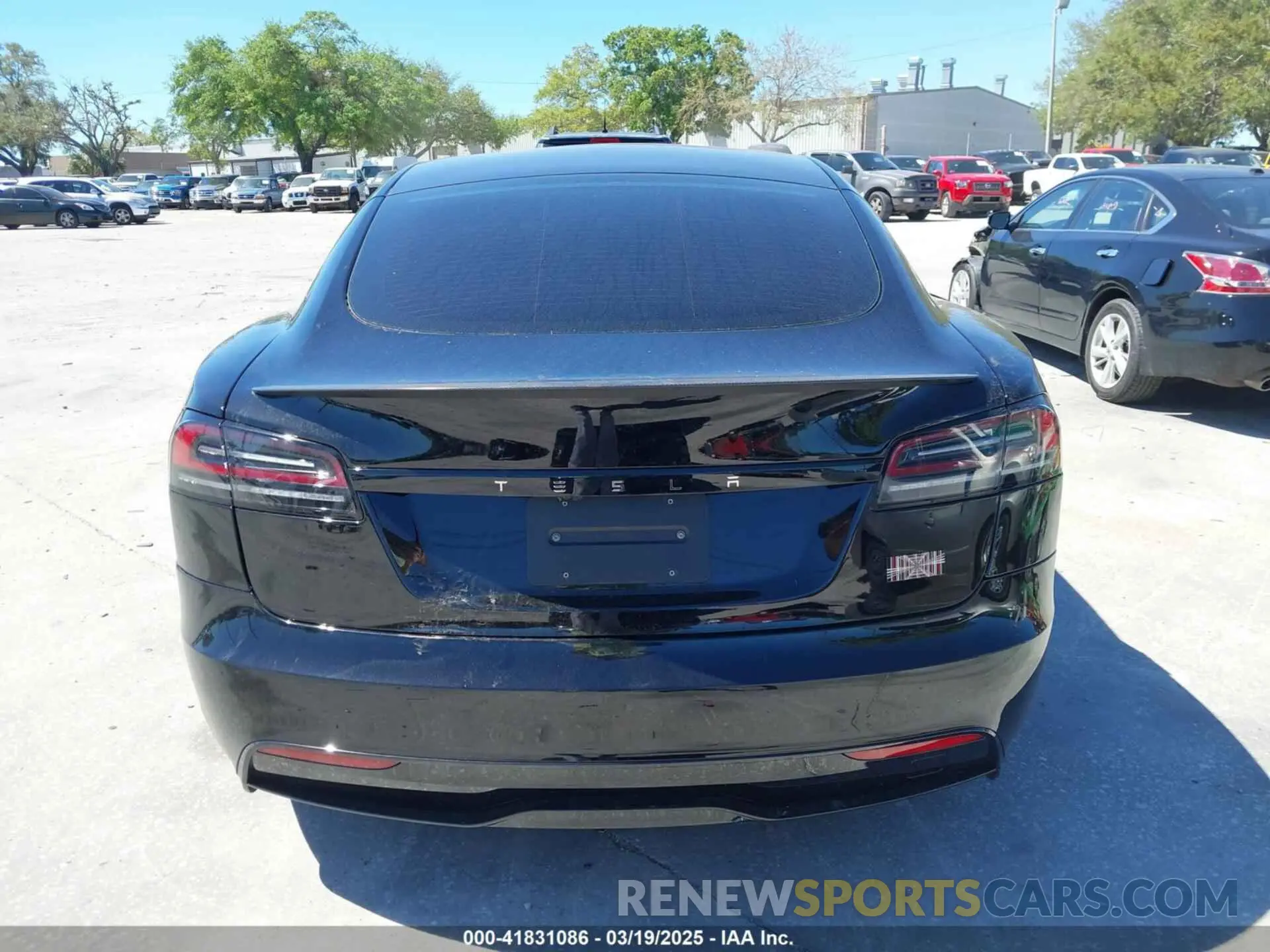 15 Фотография поврежденного автомобиля 5YJSA1E67PF528171 TESLA MODEL S 2023