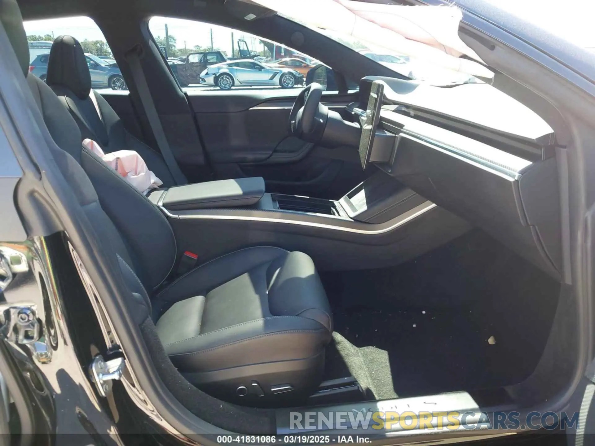 5 Фотография поврежденного автомобиля 5YJSA1E67PF528171 TESLA MODEL S 2023
