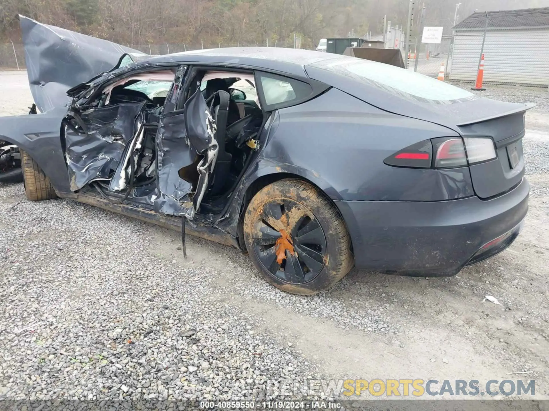 3 Фотография поврежденного автомобиля 5YJSA1E68PF499134 TESLA MODEL S 2023