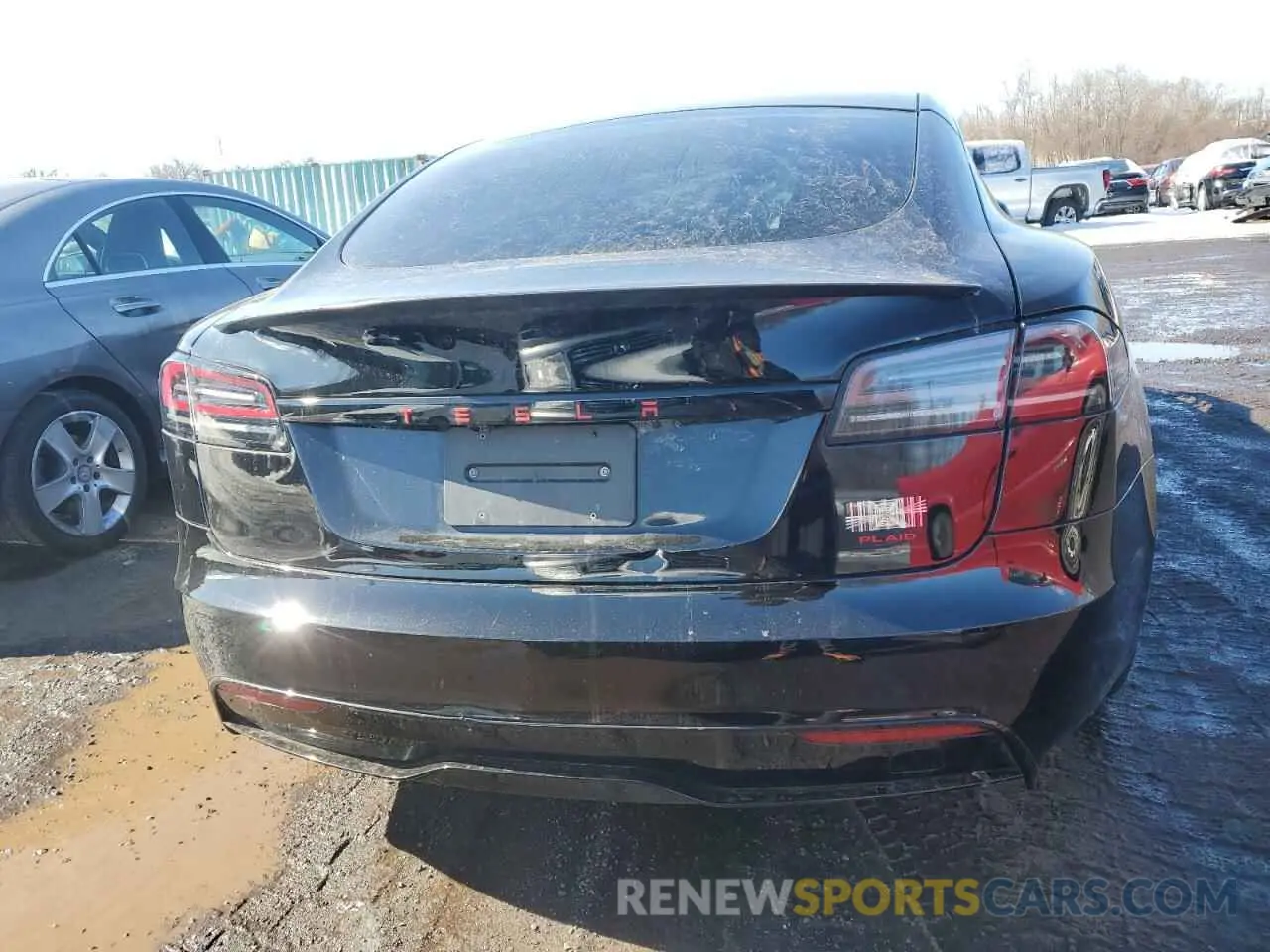 6 Photograph of a damaged car 5YJSA1E69PF515714 TESLA MODEL S 2023