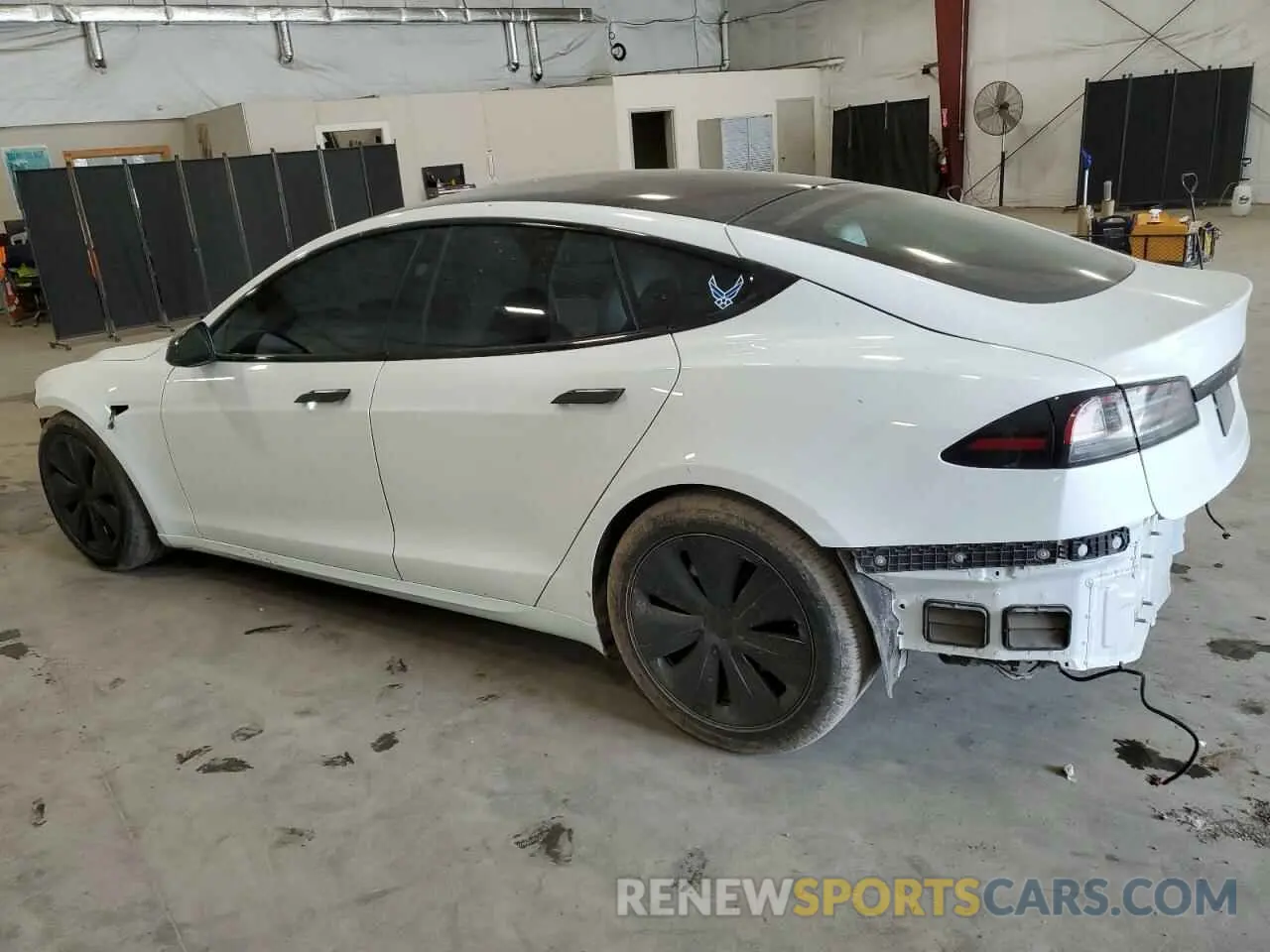 2 Фотография поврежденного автомобиля 5YJSA1E56RF538488 TESLA MODEL S 2024