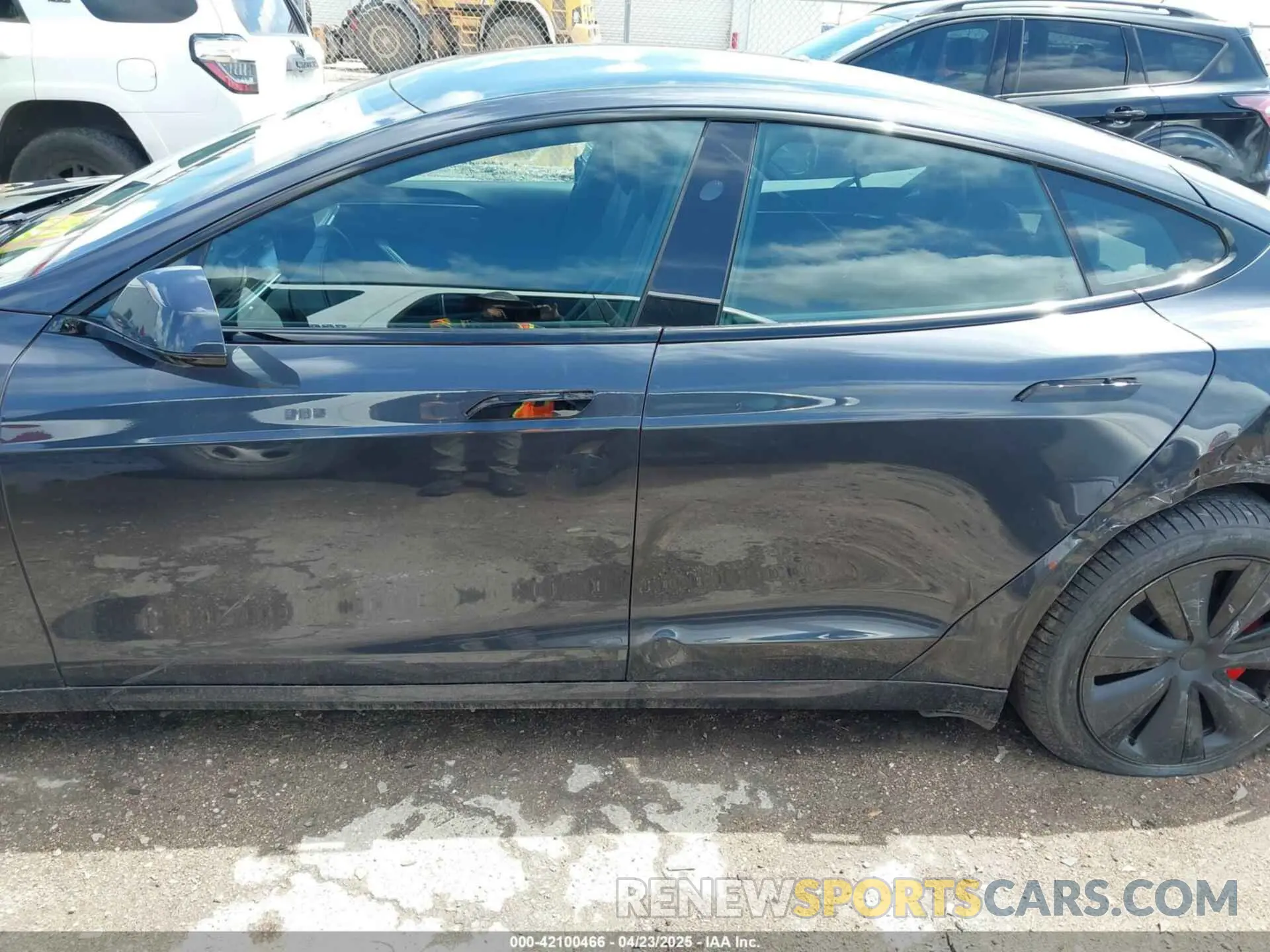 14 Фотография поврежденного автомобиля 5YJSA1E64RF535646 TESLA MODEL S 2024