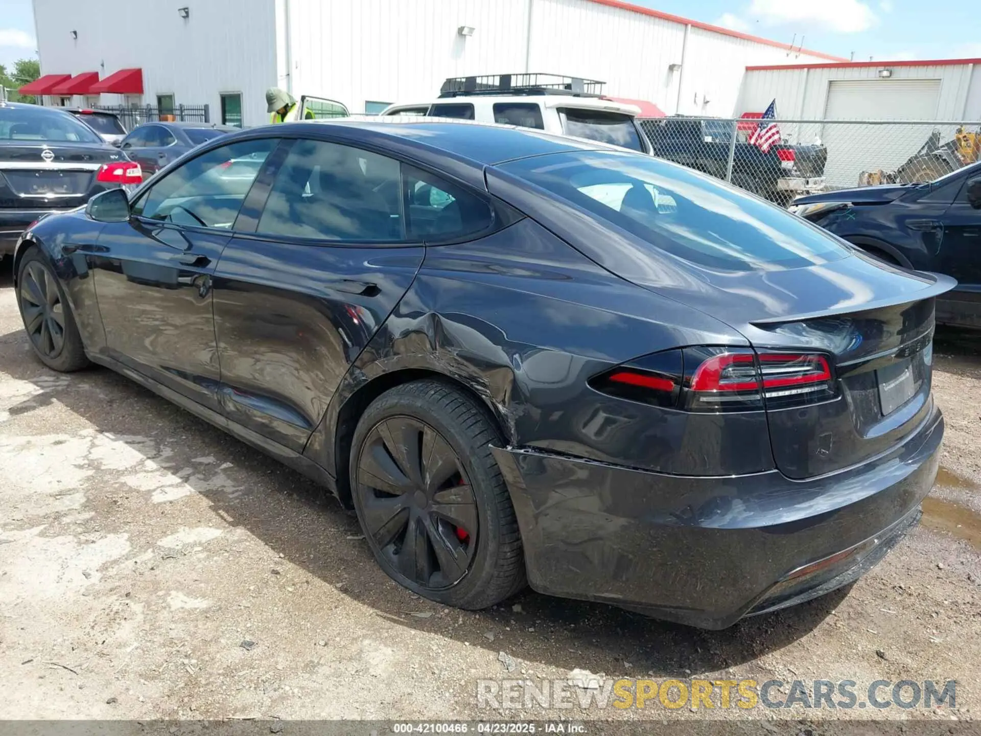 3 Фотография поврежденного автомобиля 5YJSA1E64RF535646 TESLA MODEL S 2024