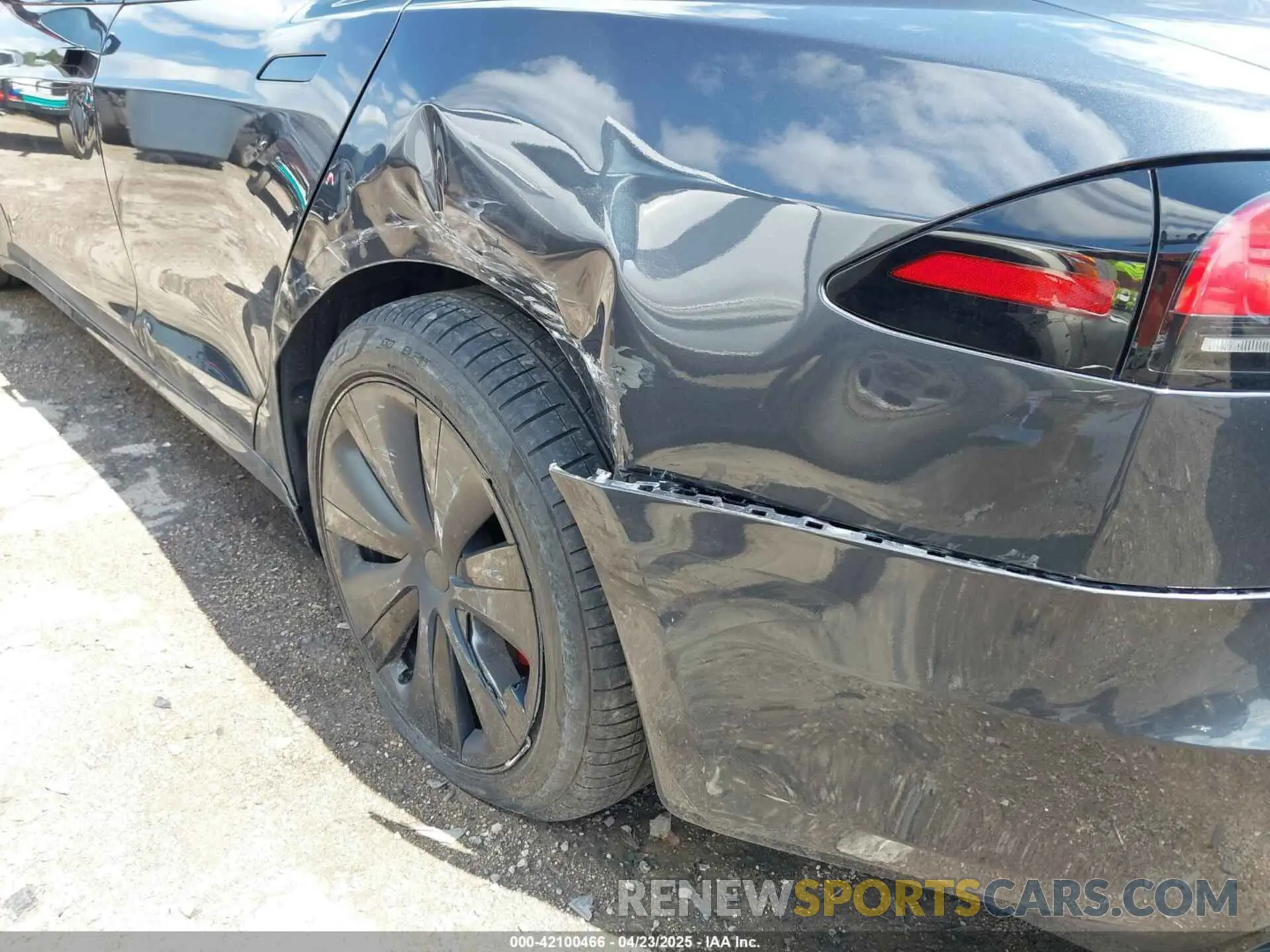 6 Фотография поврежденного автомобиля 5YJSA1E64RF535646 TESLA MODEL S 2024