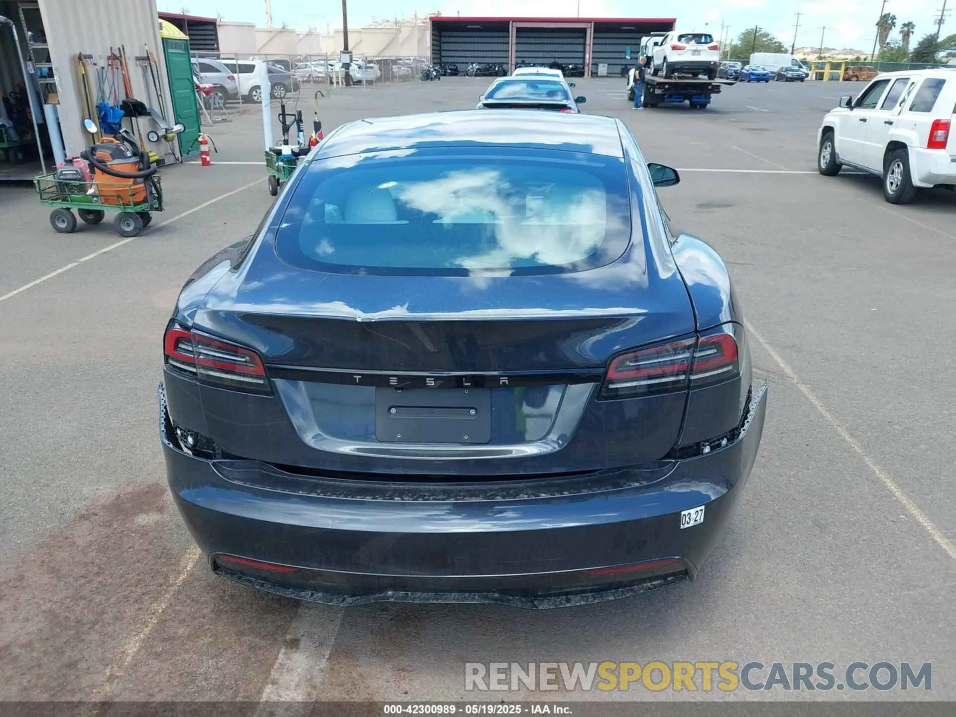 16 Photograph of a damaged car 5YJSA1E51SF548612 TESLA MODEL S 2025