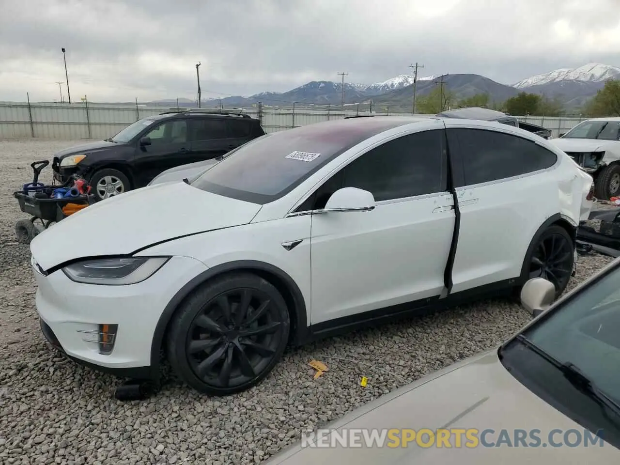 1 Фотография поврежденного автомобиля 5YJXCAE24KF204035 TESLA MODEL X 2019
