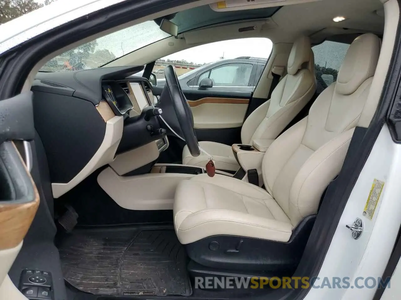7 Photograph of a damaged car 5YJXCAE26KF140032 TESLA MODEL X 2019