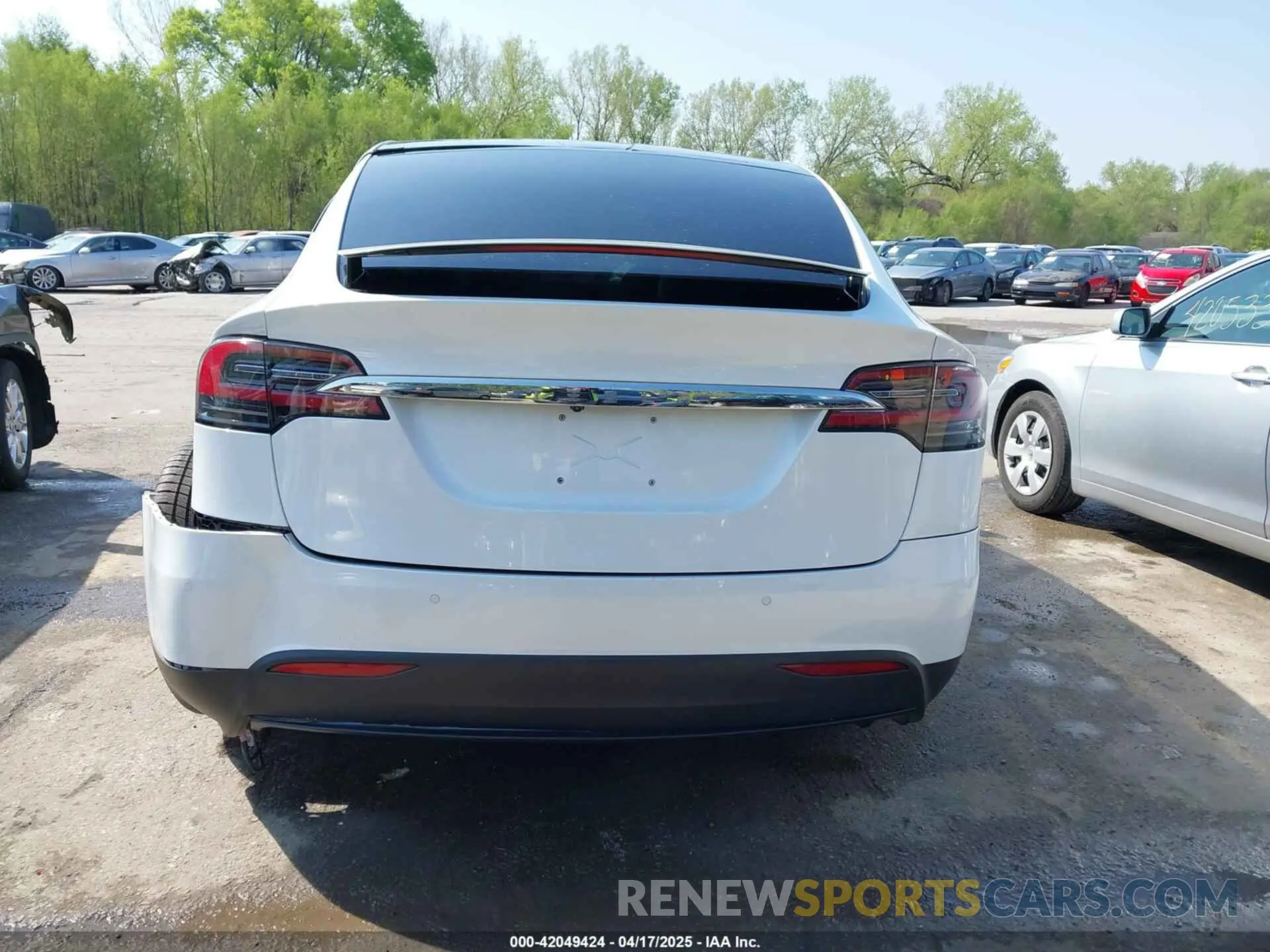16 Фотография поврежденного автомобиля 5YJXCBE27KF150381 TESLA MODEL X 2019