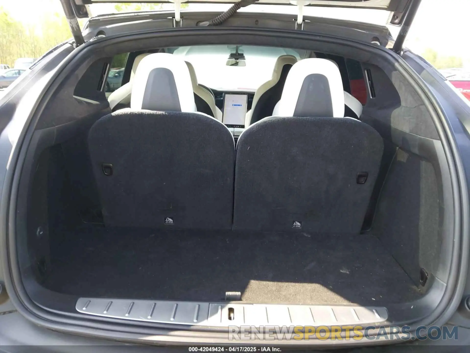 19 Фотография поврежденного автомобиля 5YJXCBE27KF150381 TESLA MODEL X 2019