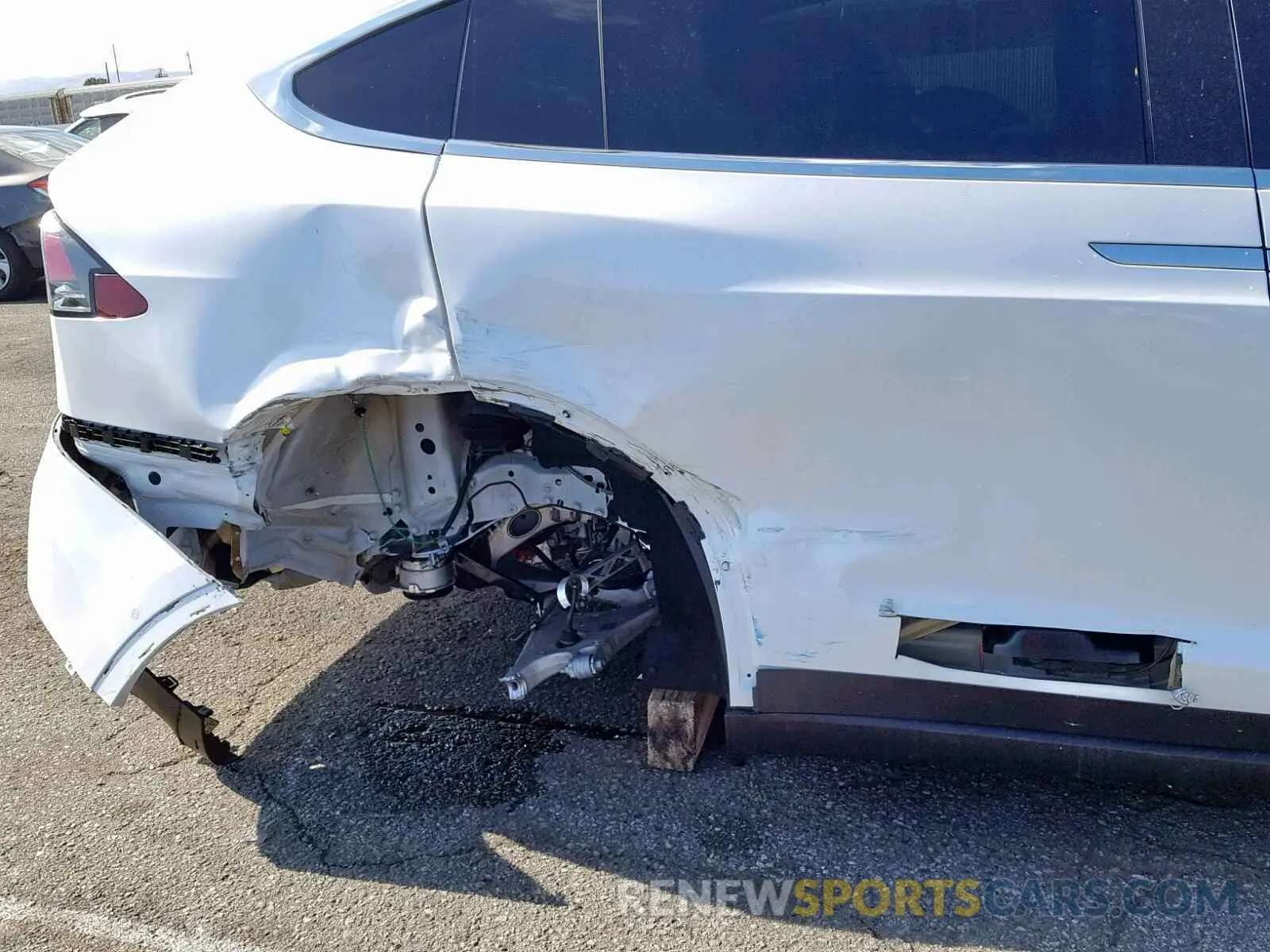 10 Photograph of a damaged car 5YJXCDE21KF152154 TESLA MODEL X 2019